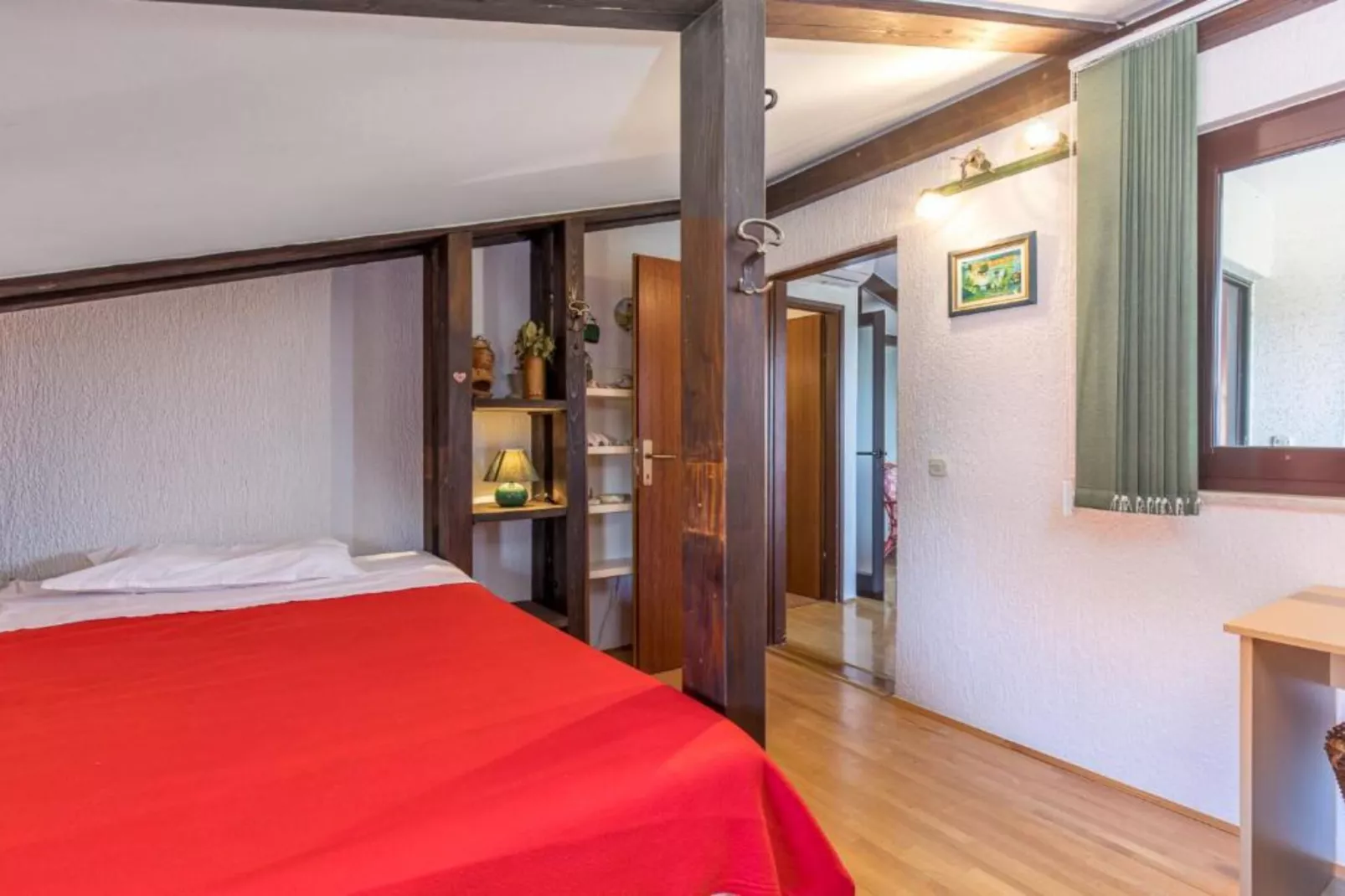 Apartment Villa Mirna - Three Bedroom Apartment with Balcony and  Sea View-Slaapkamer