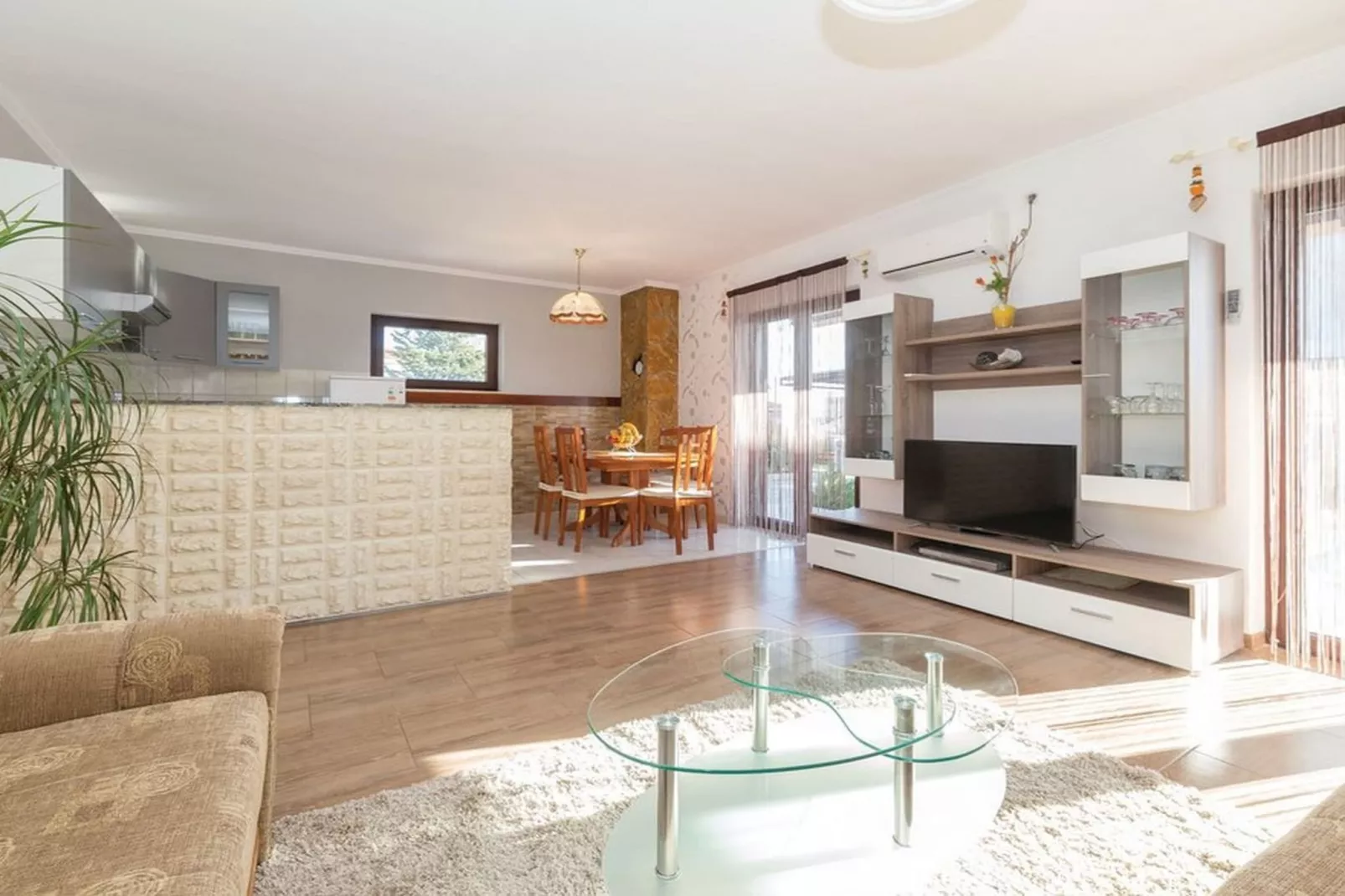 Mediterranean Stylish Villa with Pool in Kastel Stari - Six Bedroom Villa with Pool-Keuken