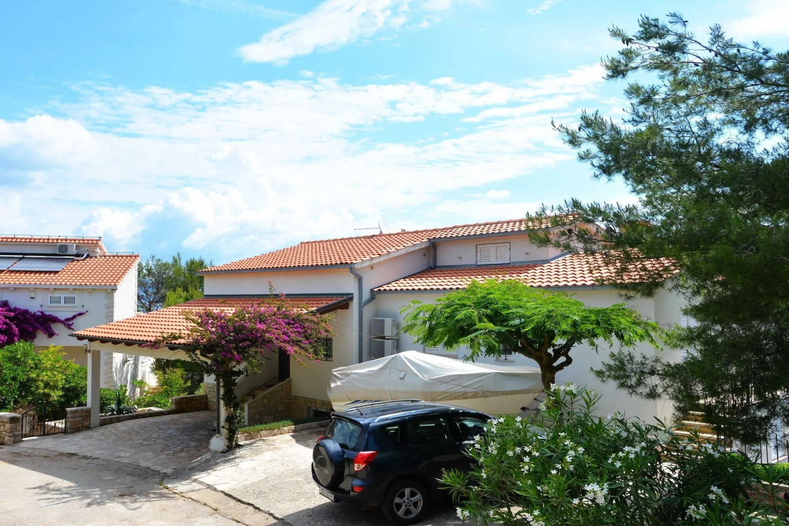 Blissful Bay Apartments Vrboska - Studio with Terrace (owner Ruzmarin)-Buitenlucht
