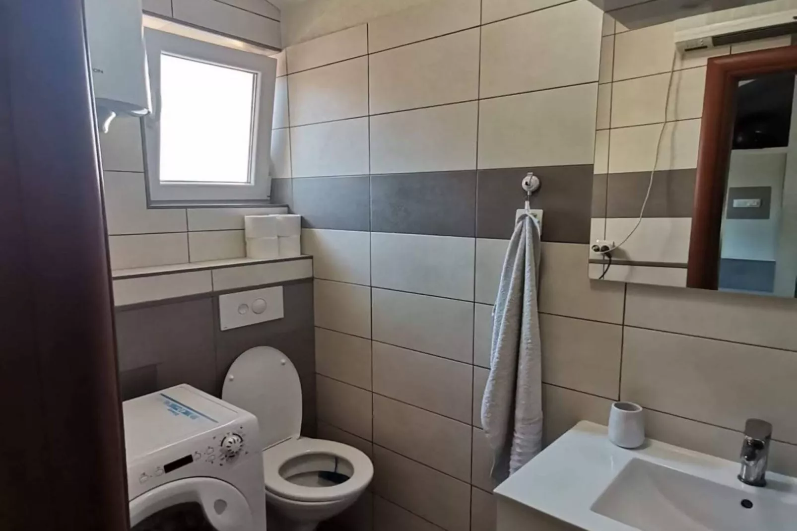 Luxury Seget Donji Apartments with Terrace and Sea View - Two Bedroom Apartment with Terrace and Sea View-Badkamer