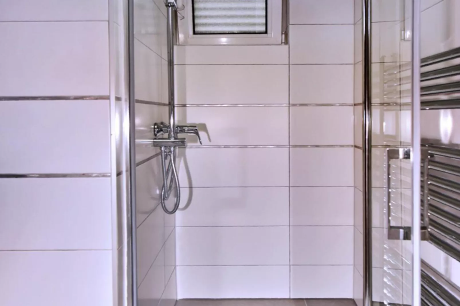 Peaceful and Secluded Krk Apartment with Terrace - One Bedroom Apartment with Terrace-Badkamer