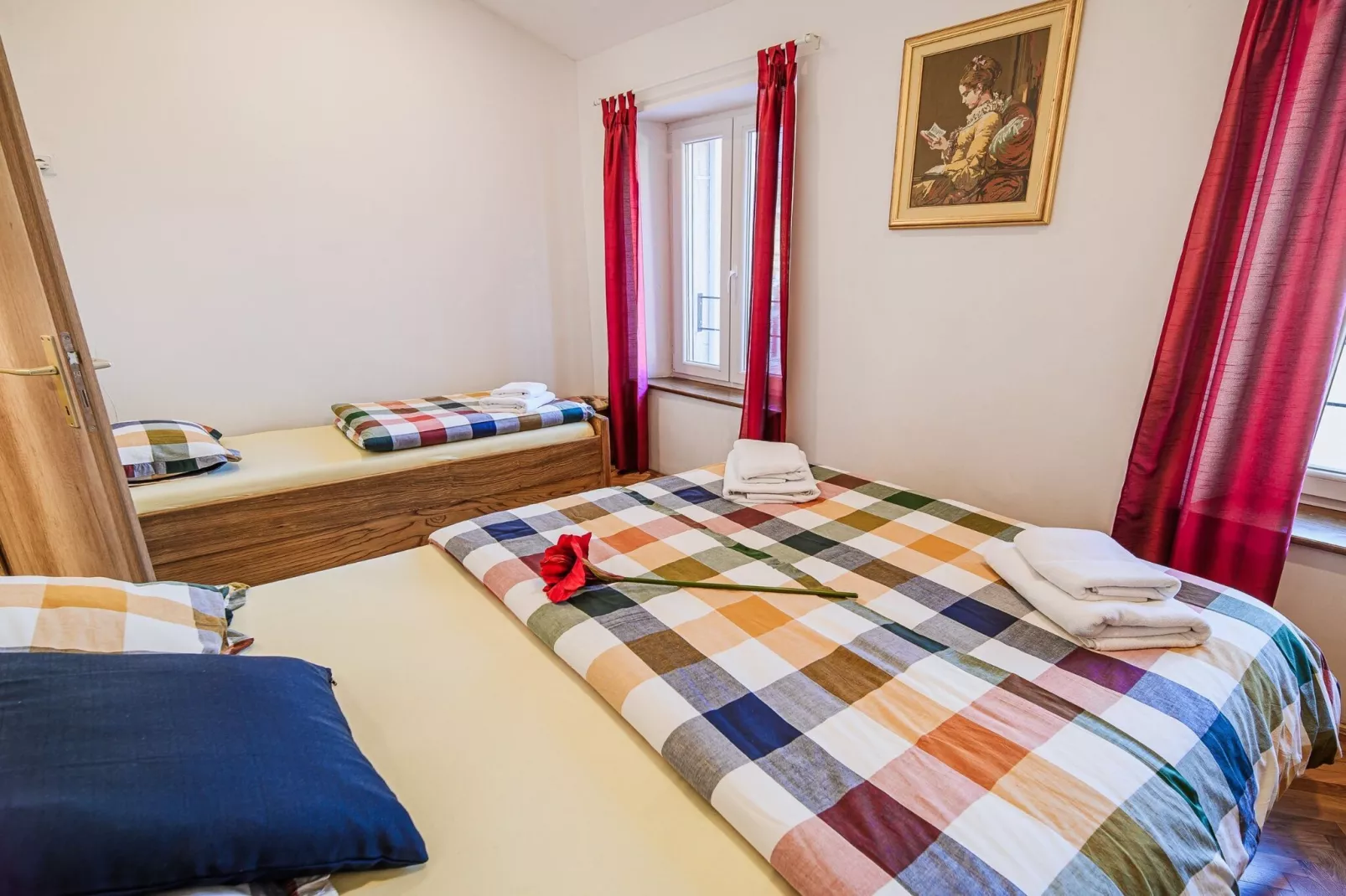 Sleek and Stylish Umag Apartments with Sea View - Comfort Two Bedroom Apartment with Terrace (owner 3)-Slaapkamer