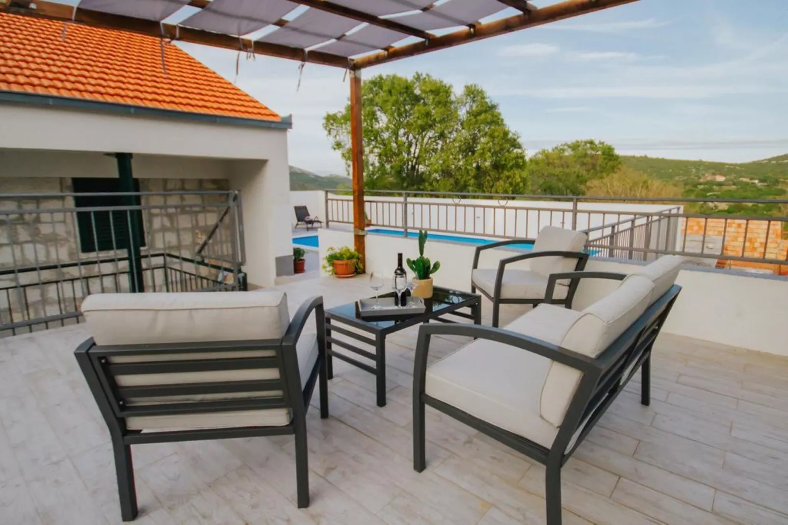 Tranquil Getaway Villa Prapatnica with Pool and Garden - Three  Bedroom Villa with Pool-Terrasbalkon