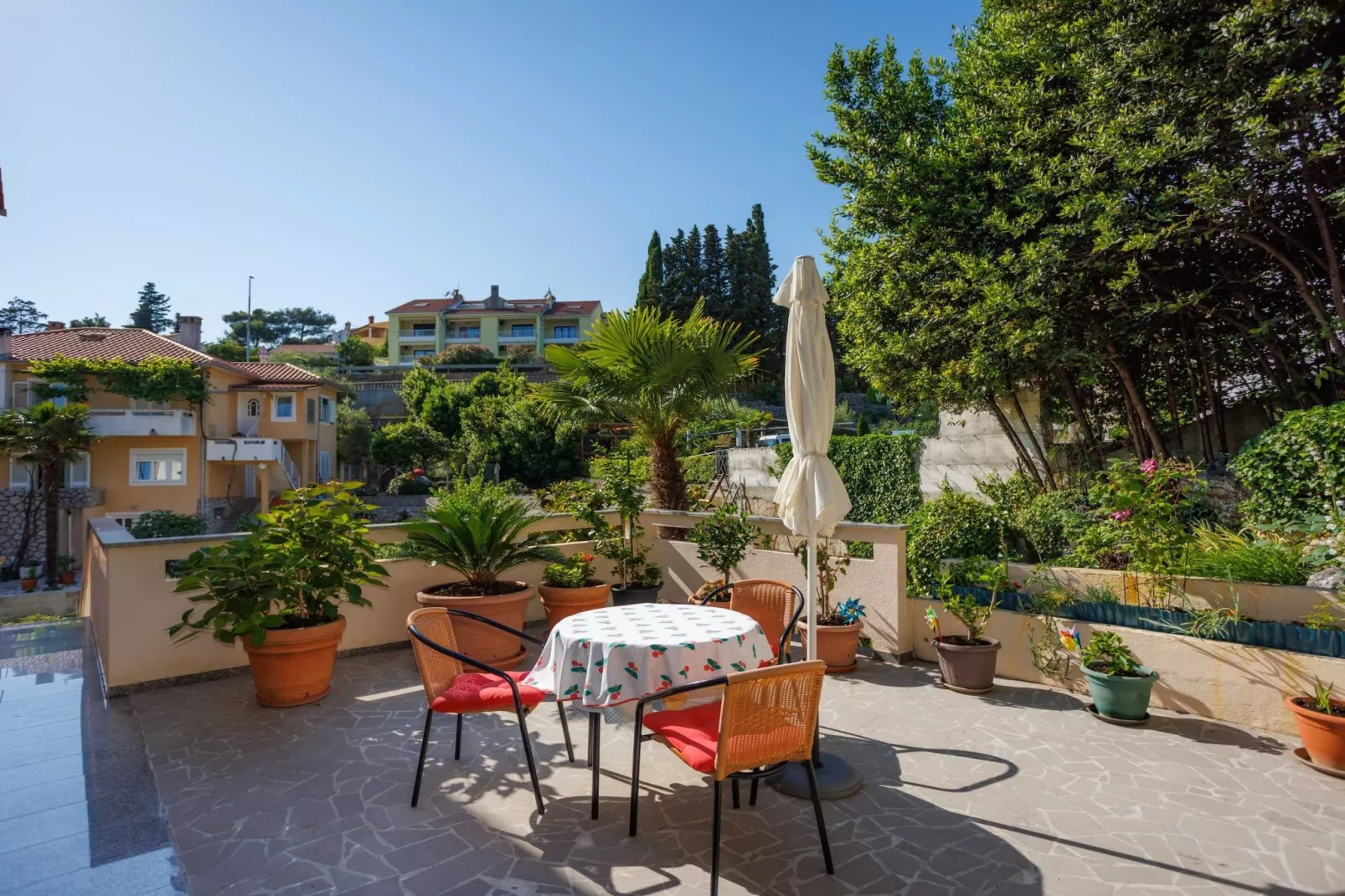 Beachfront Cozy Krk Apartment with Balcony - One Bedroom Apartment with Balcony-Terrasbalkon
