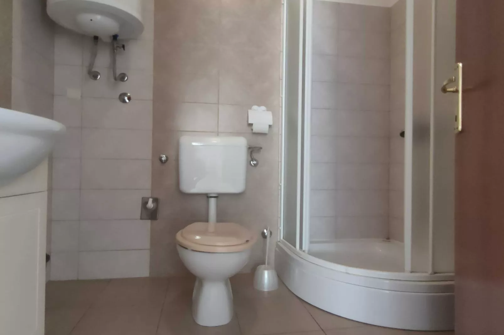 Apartments Krk with Sea View and Terrace - Classic Two Bedroom Apartment with Sea View ant Terrace (owner second floor)-Badkamer