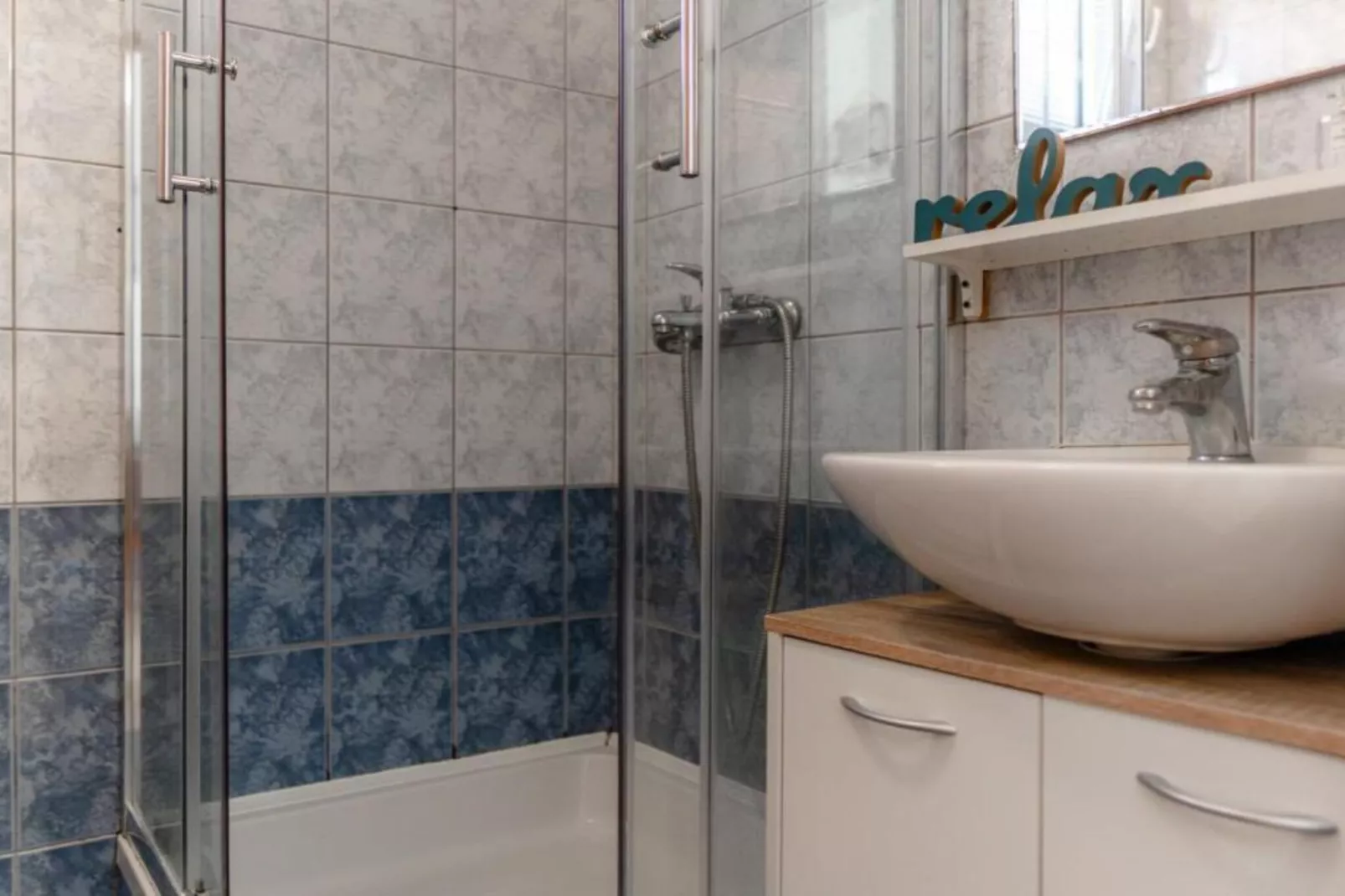 Two Bedroom Apartment 3 ( Kat)-Badkamer