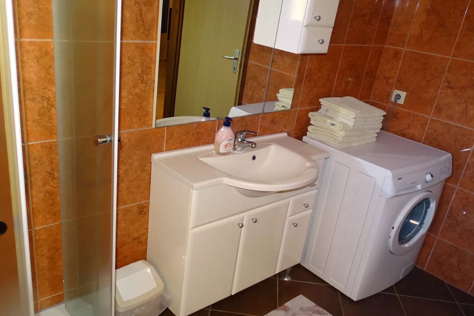 Two Bedroom Apartment Luna 2-Badkamer