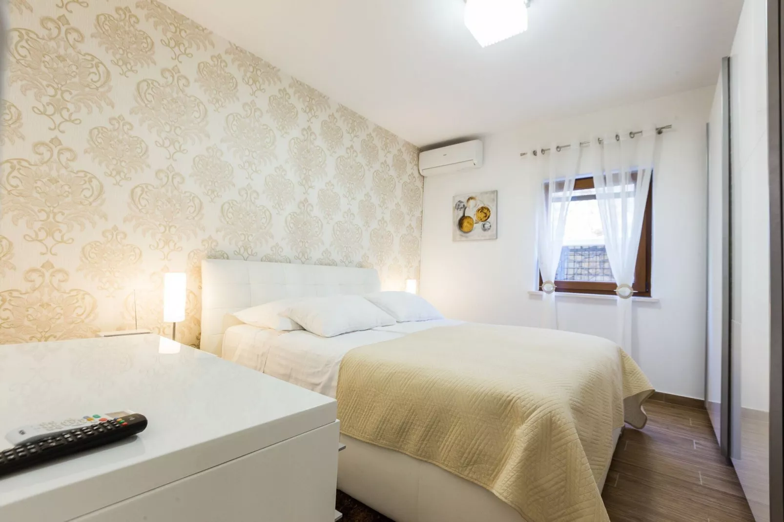 Modern Escape with Private Pool, Sauna, Game Room & BBQ, near Zadar - Four Bedroom Villa-Slaapkamer