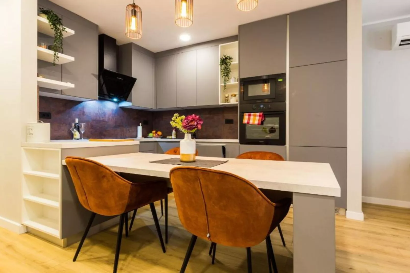 Cultural Haven Central Two Bedroom Apartment in Zadar with City Views - Two Bedroom Apartment-Keuken