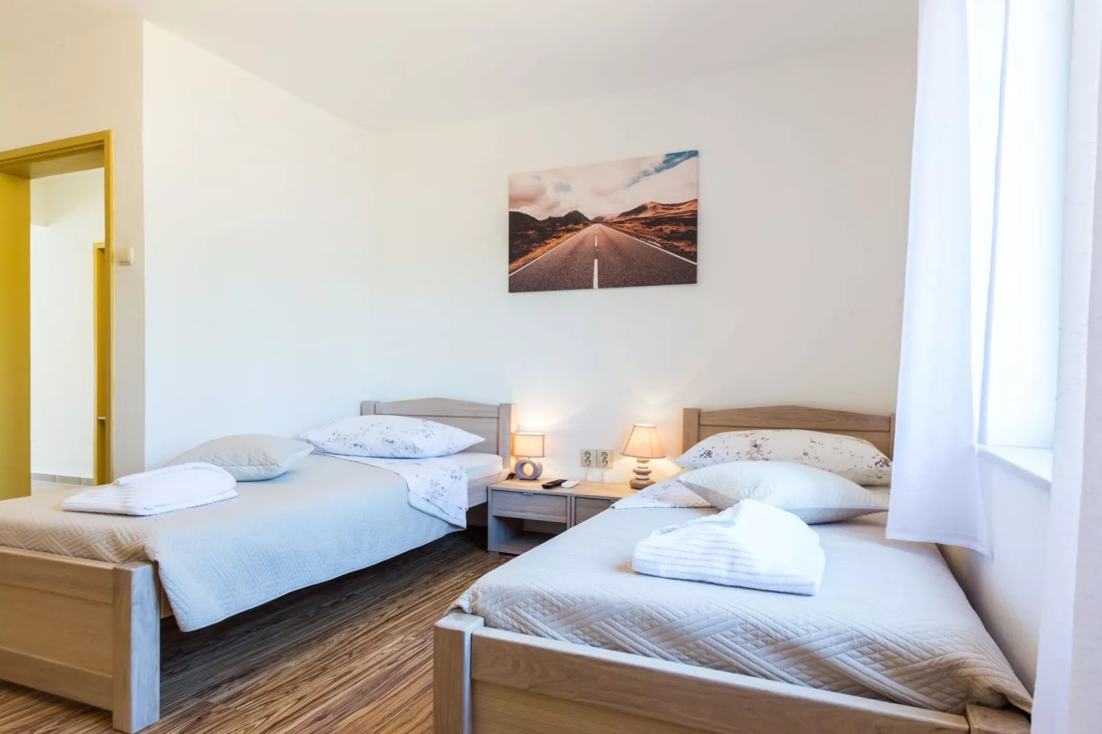 Charming and Comfortable Rooms Zadar City - Classic Double Room-Slaapkamer