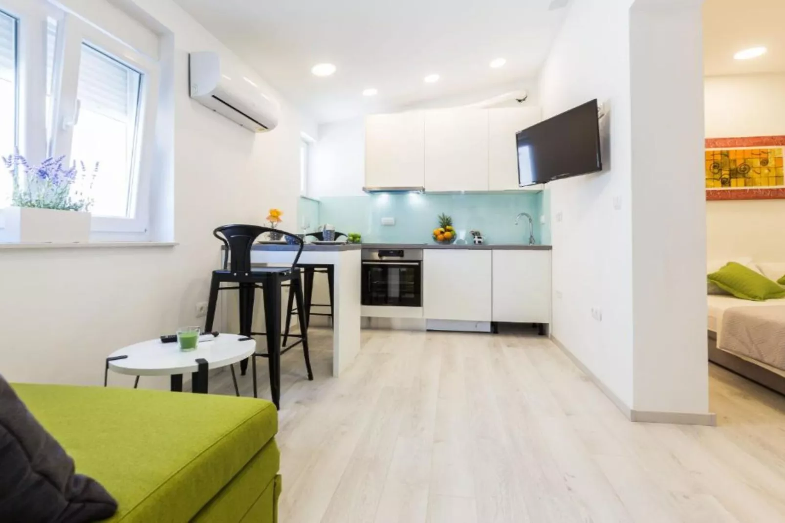 Spacious Two sis Apartments in Zadar with Terrace  Studio Apartment ( 1 )-Slaapkamer