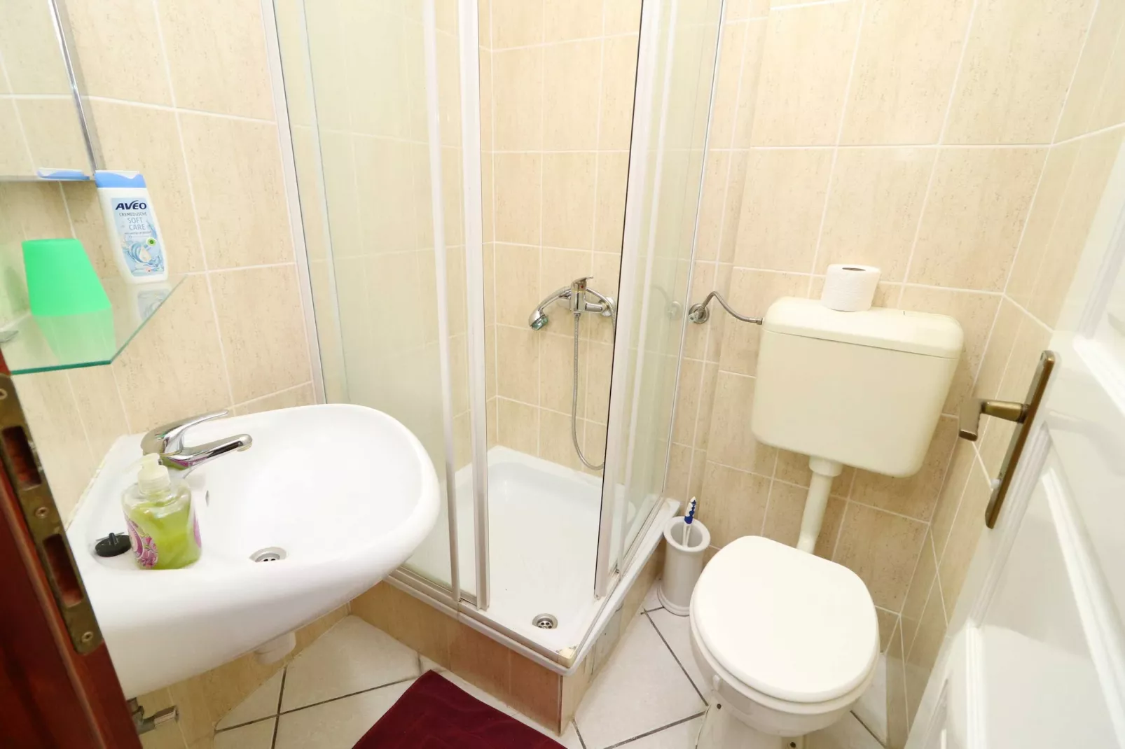 Fancy Apartments Marco - Superior Studio Apartment with Terrace 4 a-Badkamer