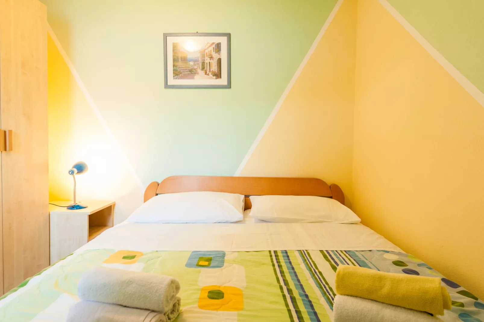 Cozy Apartments in Zadar with Sea and Mountain Views - Studio Apartment (owner 2)-Slaapkamer