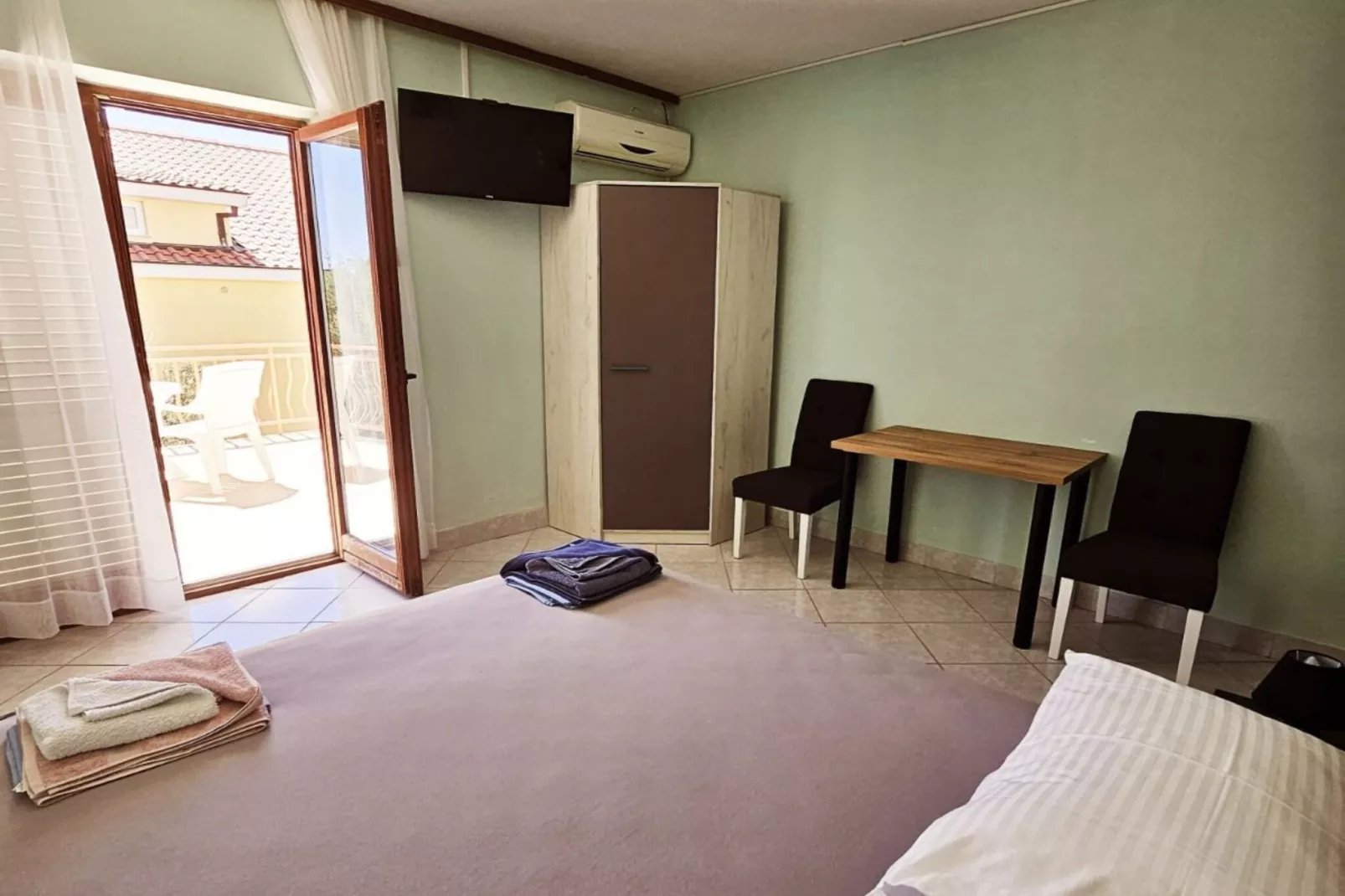 Apartments Željka - Studio Apartment with Terrace with Sea View (6)-Slaapkamer