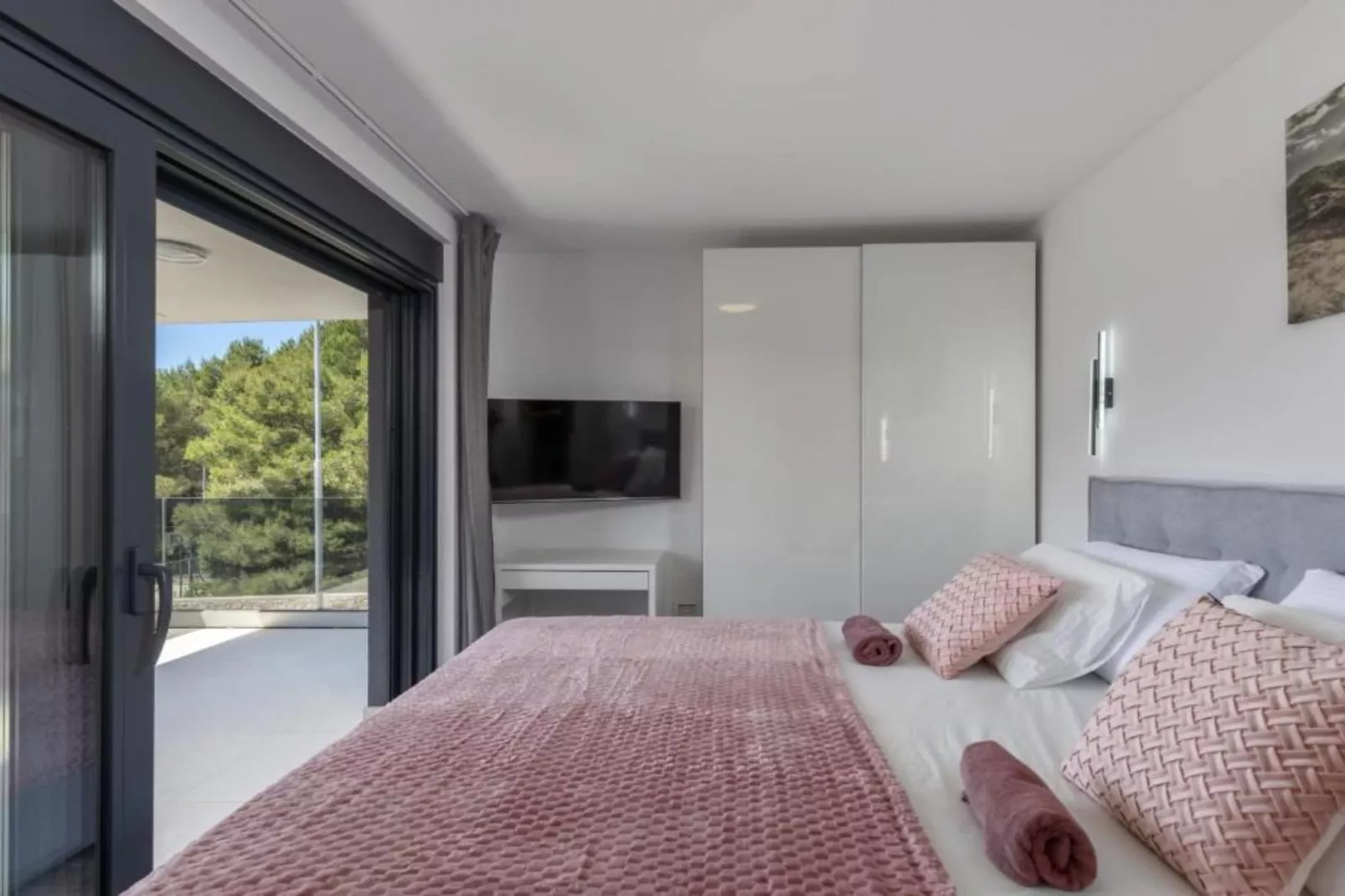 Charming Apartment Island Krk - Three Bedroom Apartment-Slaapkamer