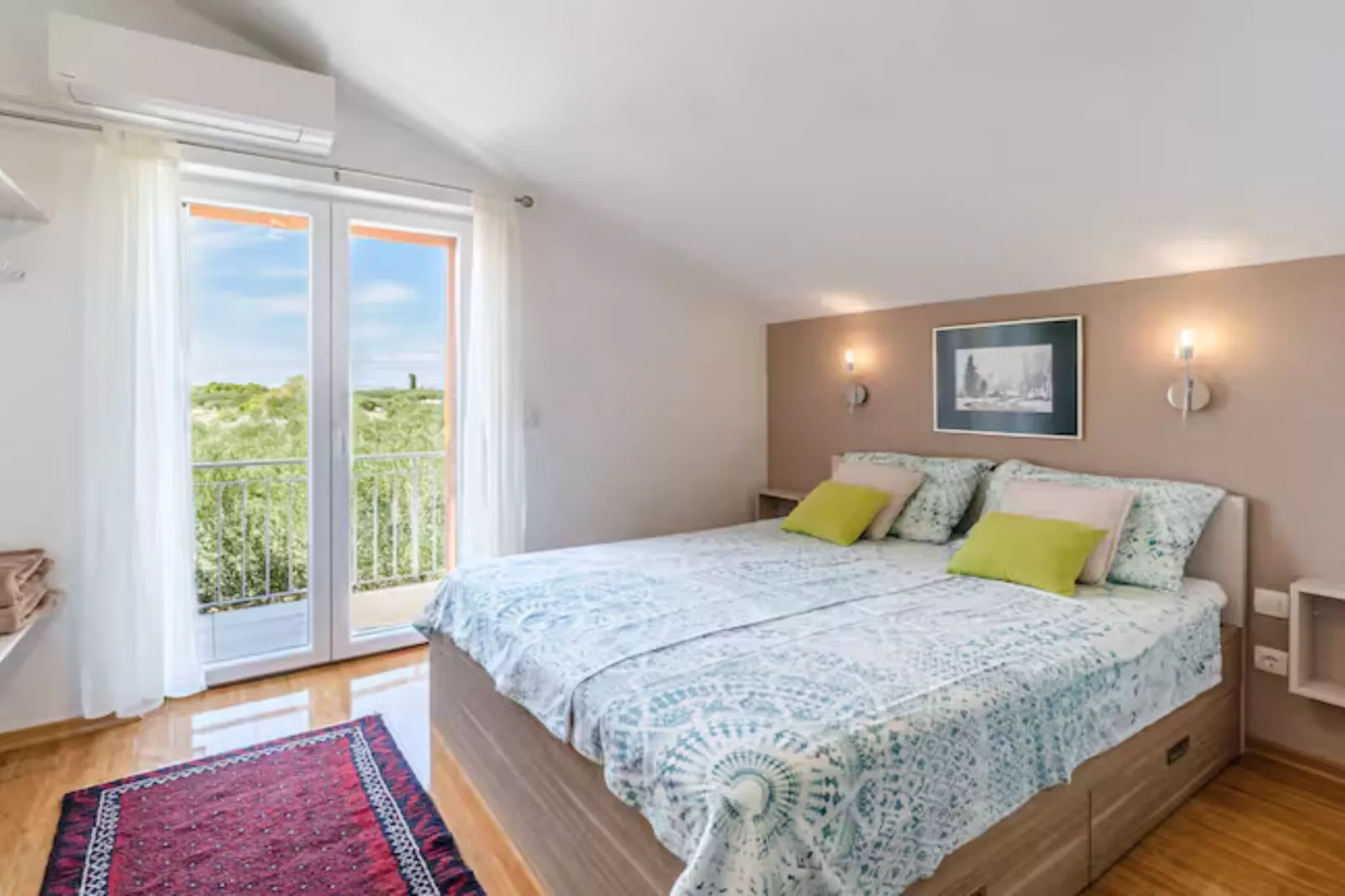 Holiday home House of the Sun - Three Bedroom Holiday Home with Pool-Slaapkamer