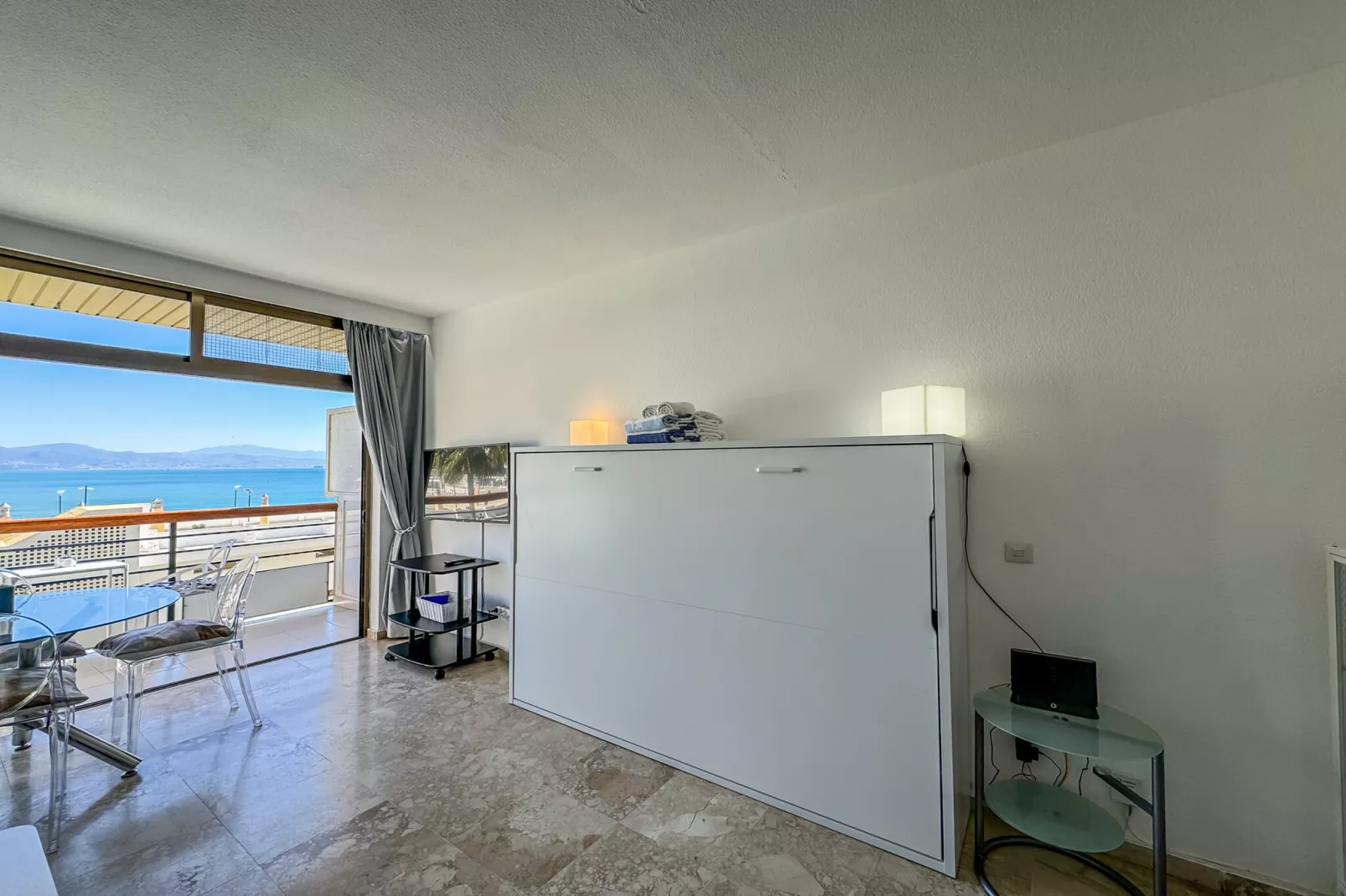 235 Santa Clara-Woonkamer