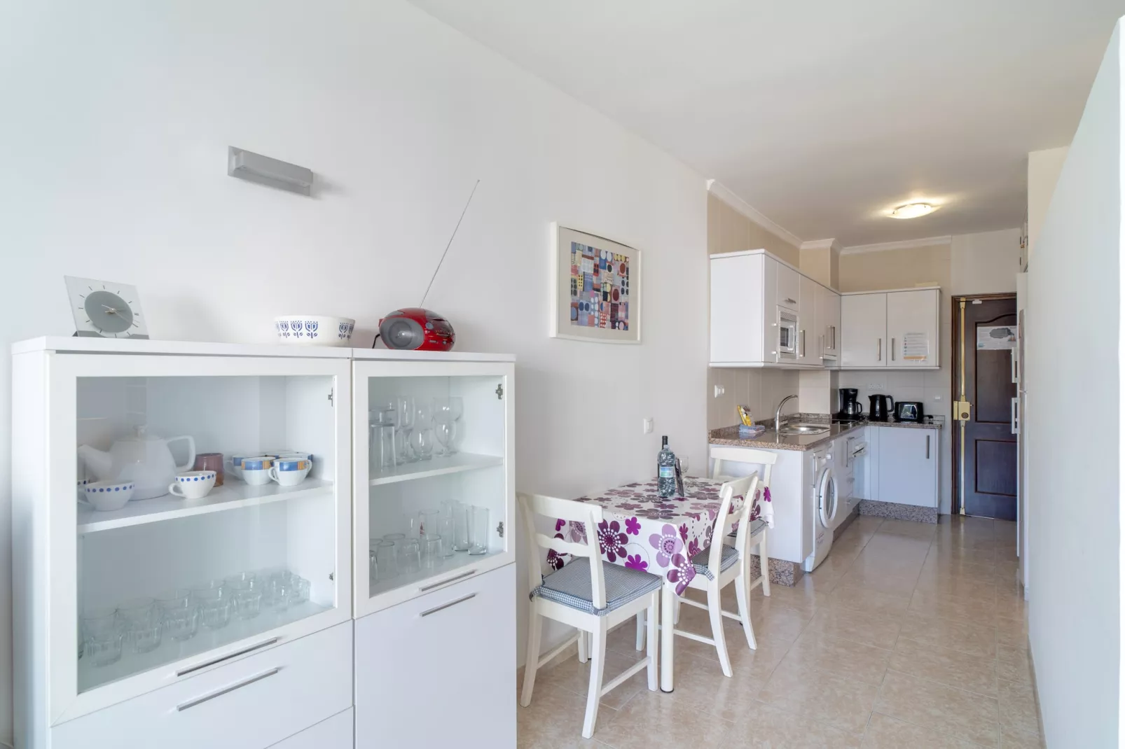 Carabeo 27 Studio by Casasol-Eetkamer