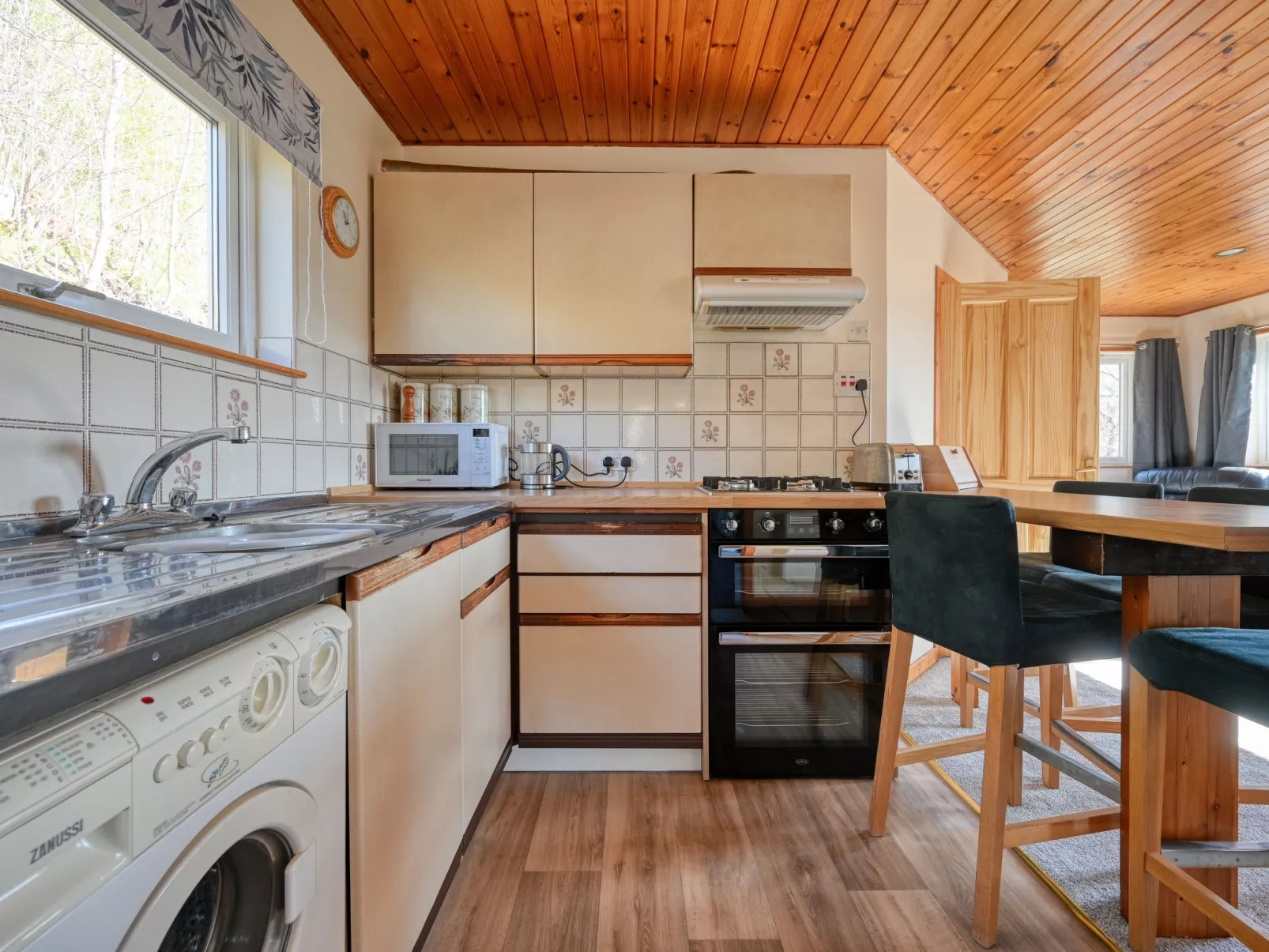 Cherrytree Farm-Binnen