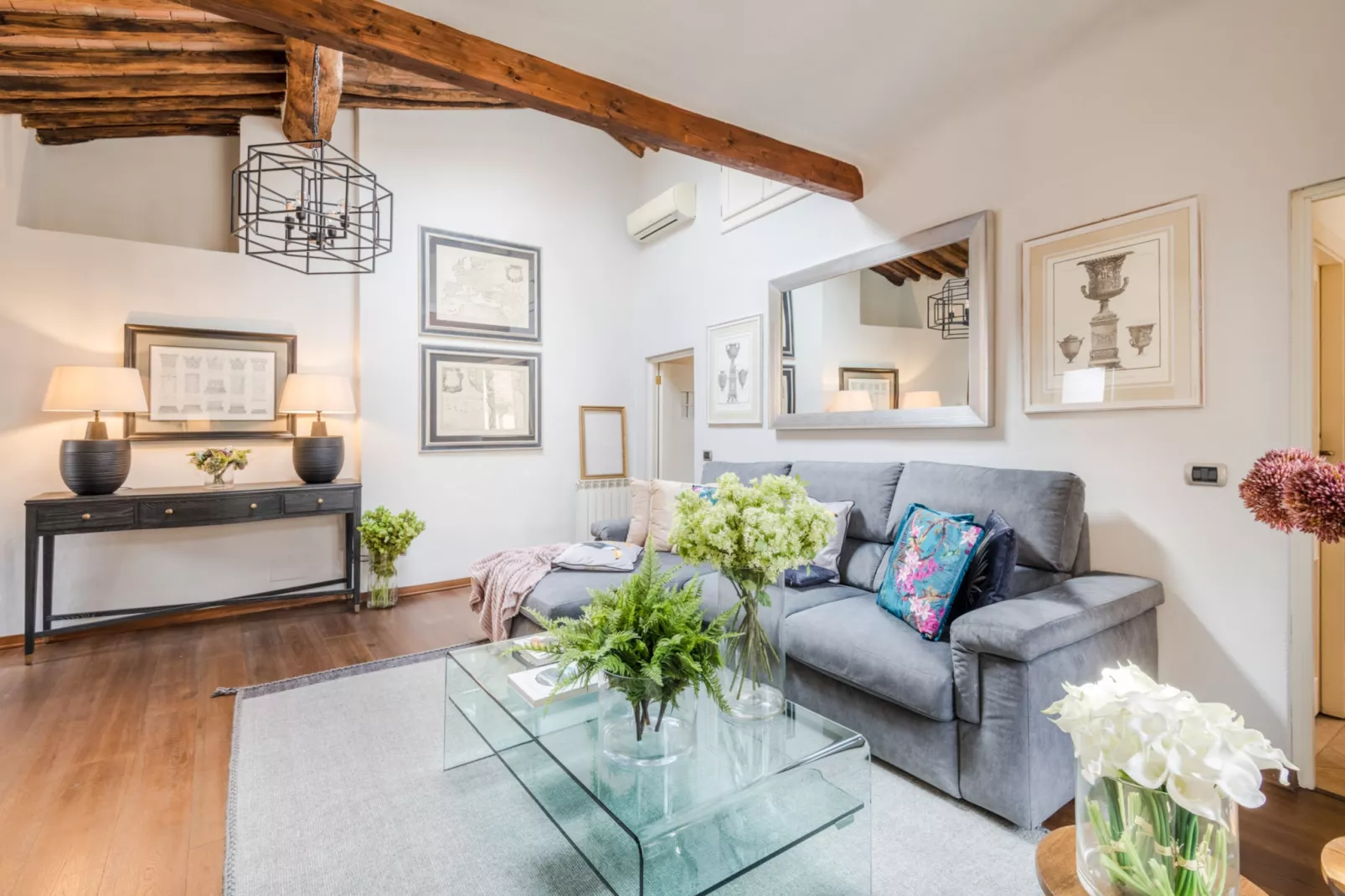 ClockTower Penthouse-Niet-getagd