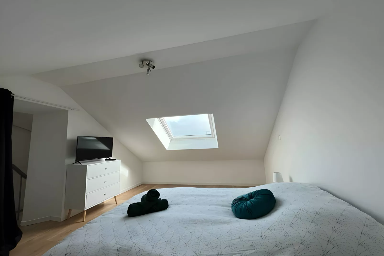 La Chaleureuse - Centre - 7p - Rêve au Mans-Slaapkamer