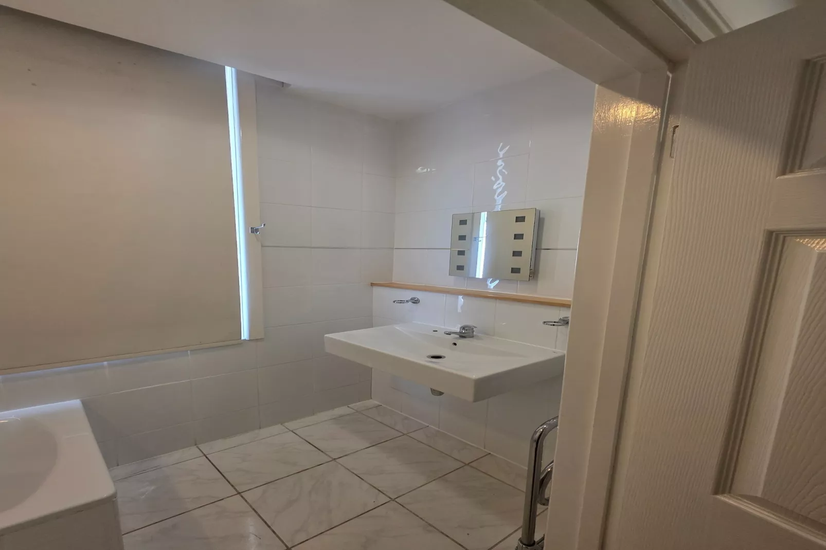 Russel Twin Room-Badkamer