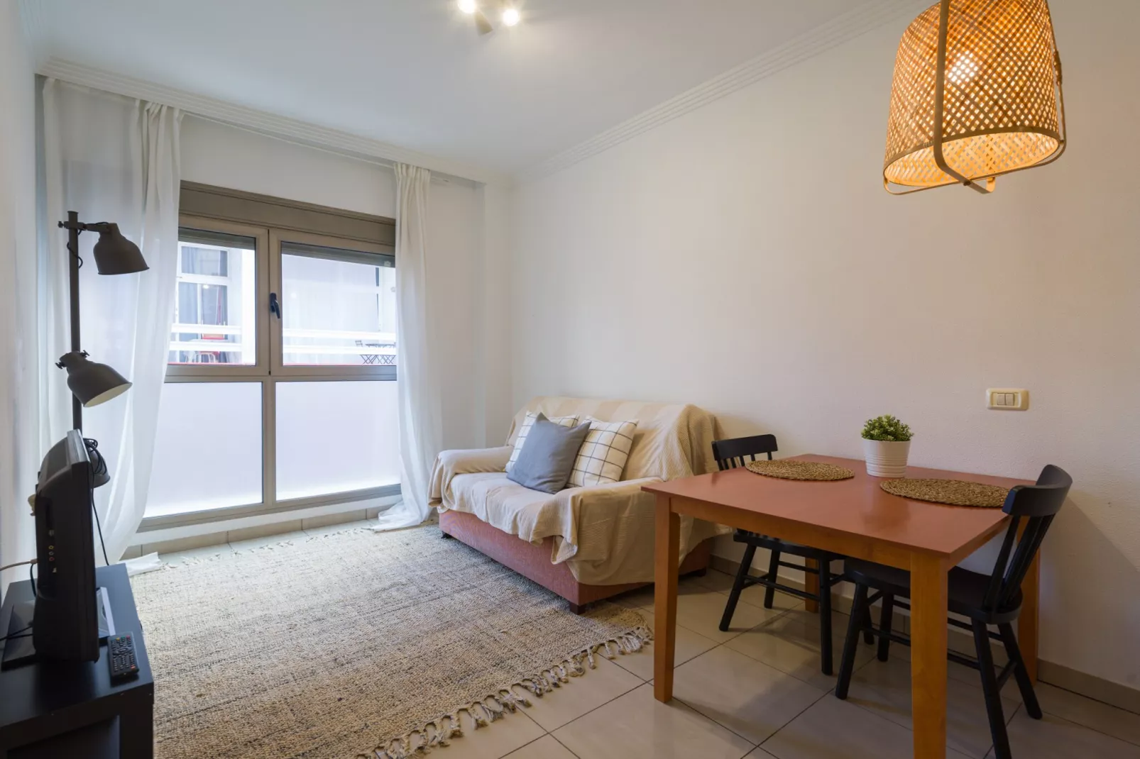 Remote Workers House By CanariasGetaway-Woonkamer