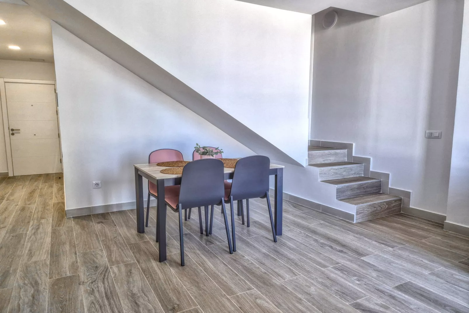 Yan Building 6A by CanariasGetaway-Eetkamer