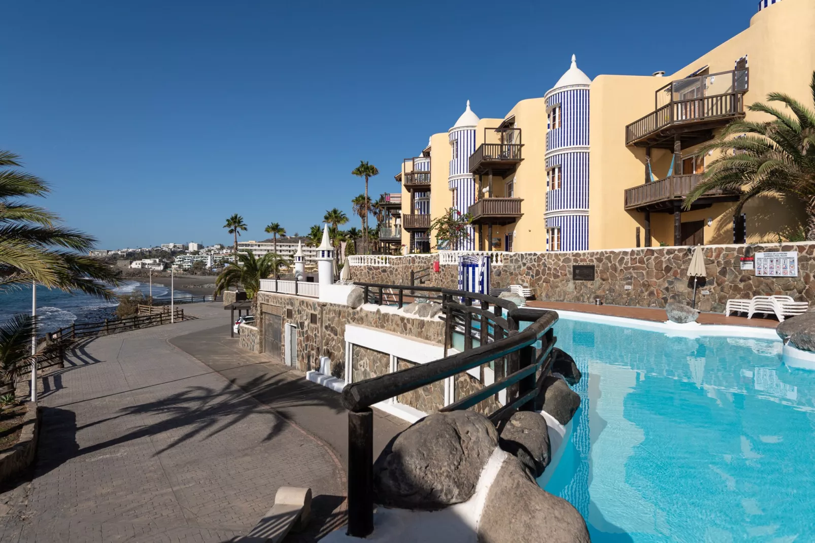Altamar  52 with balcony&pool By CanariasGetaway-Zwembad