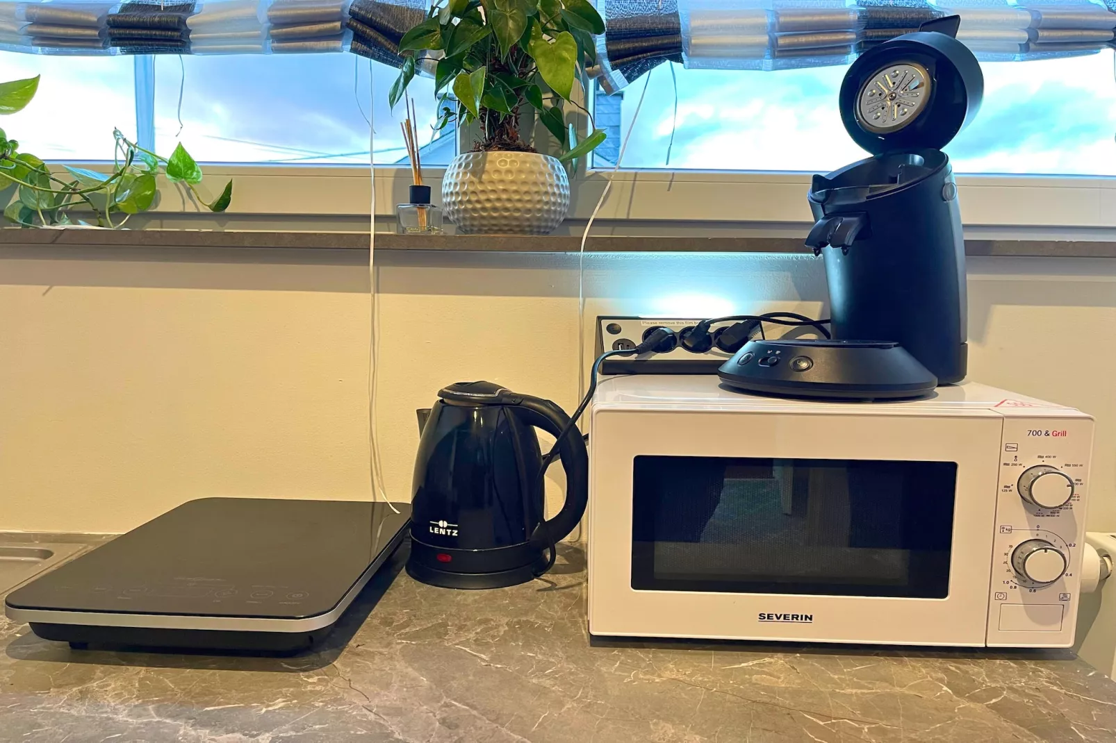F002 Apartment mit Schlafzimmer DG-Keuken