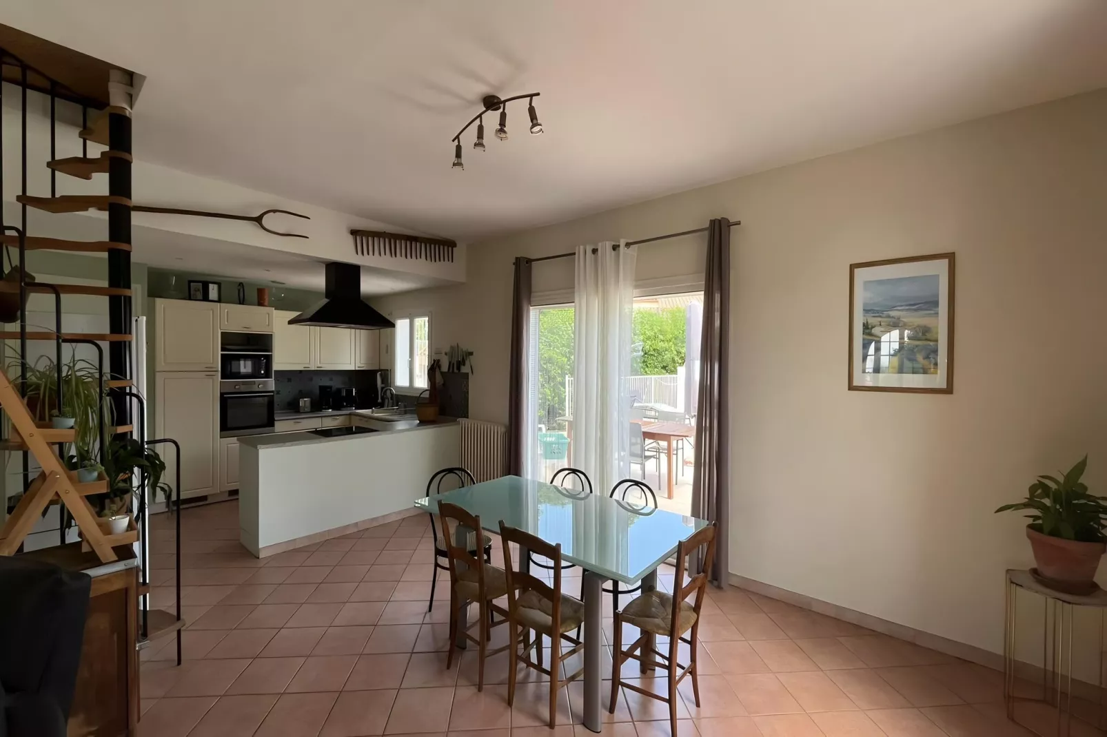 Villa avec piscine-Eetkamer