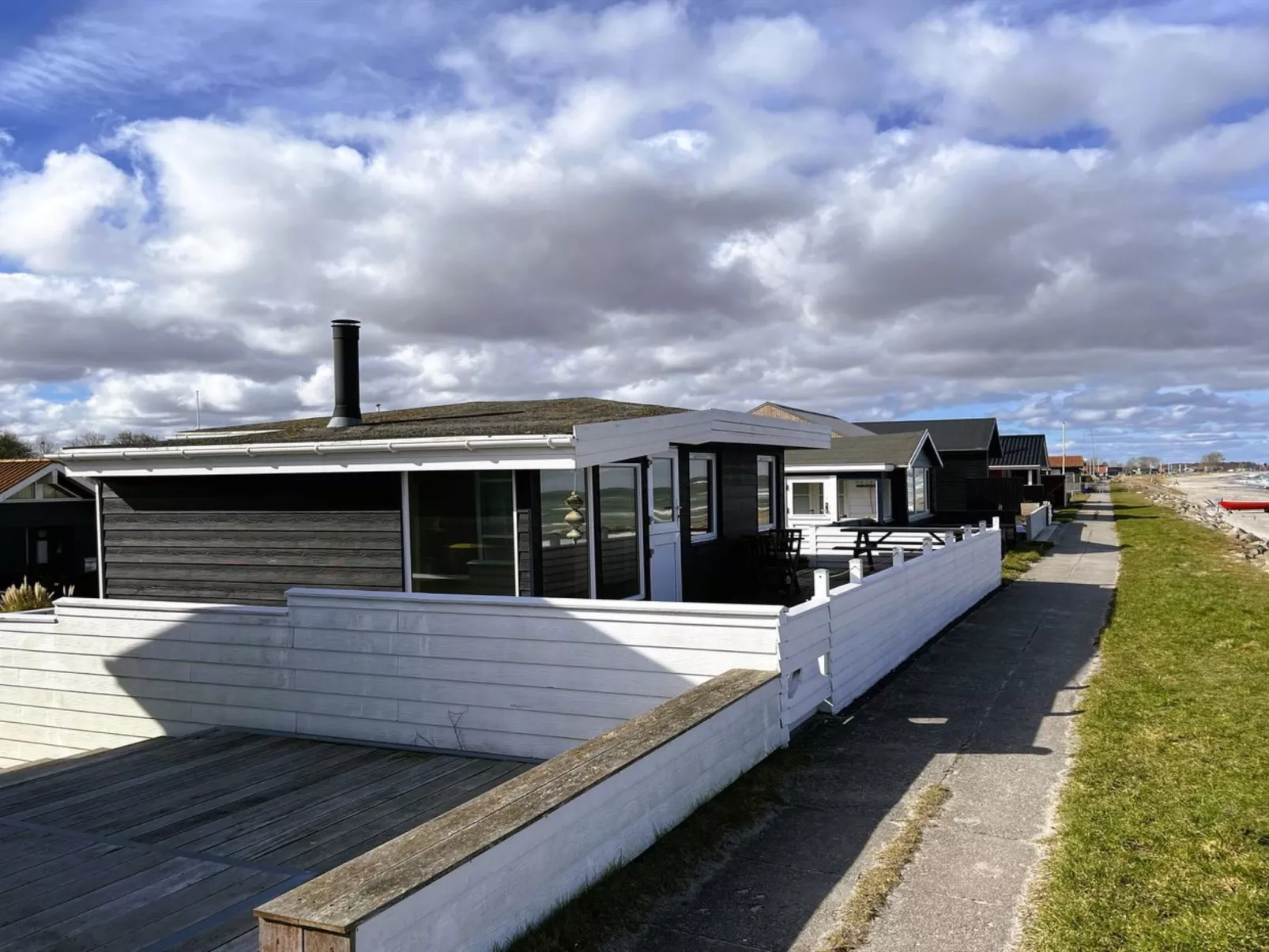 "Folkhart" - 10m from the sea-Buiten