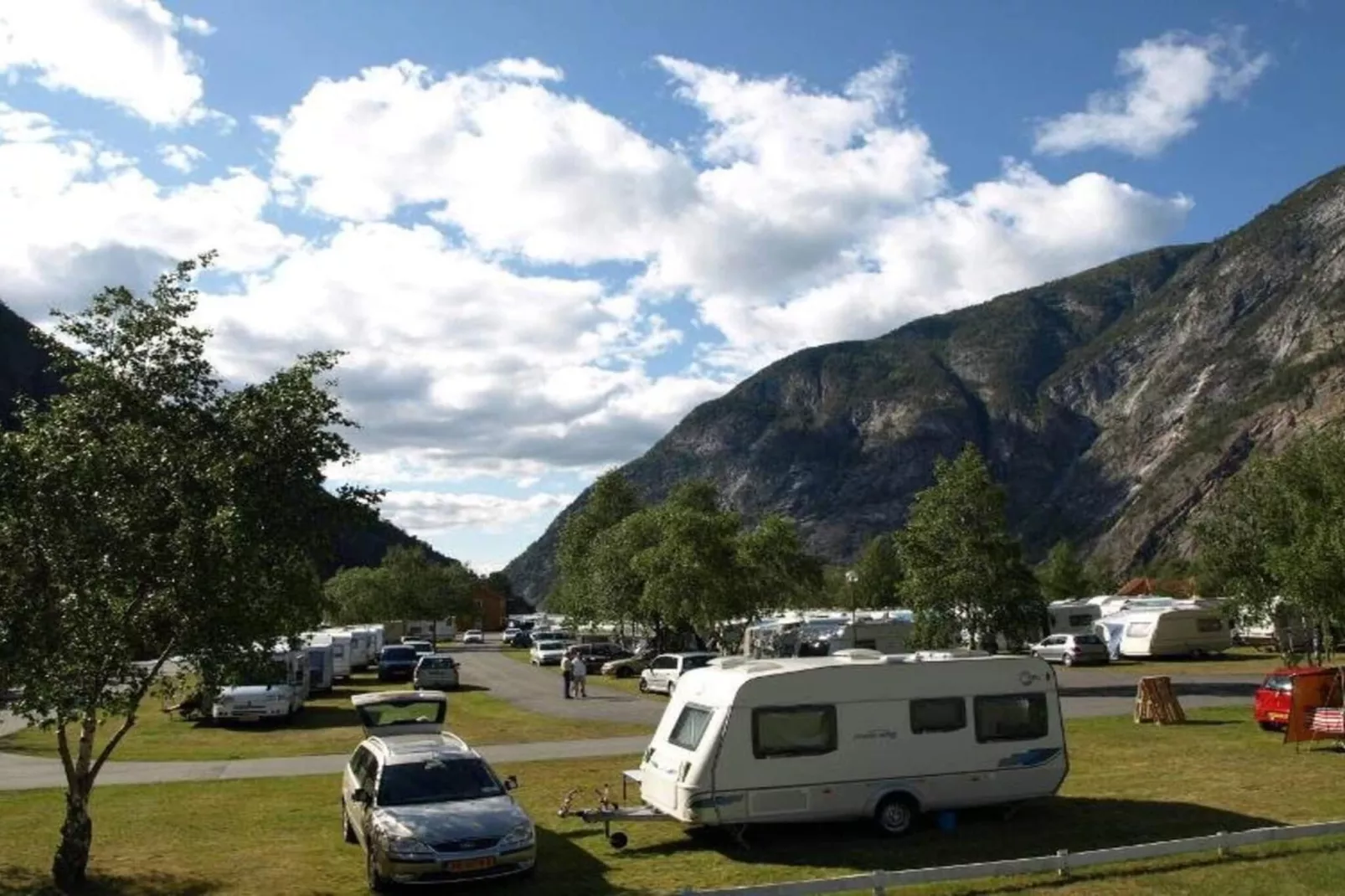 Økonomiske værelser på motellet-Uitzicht