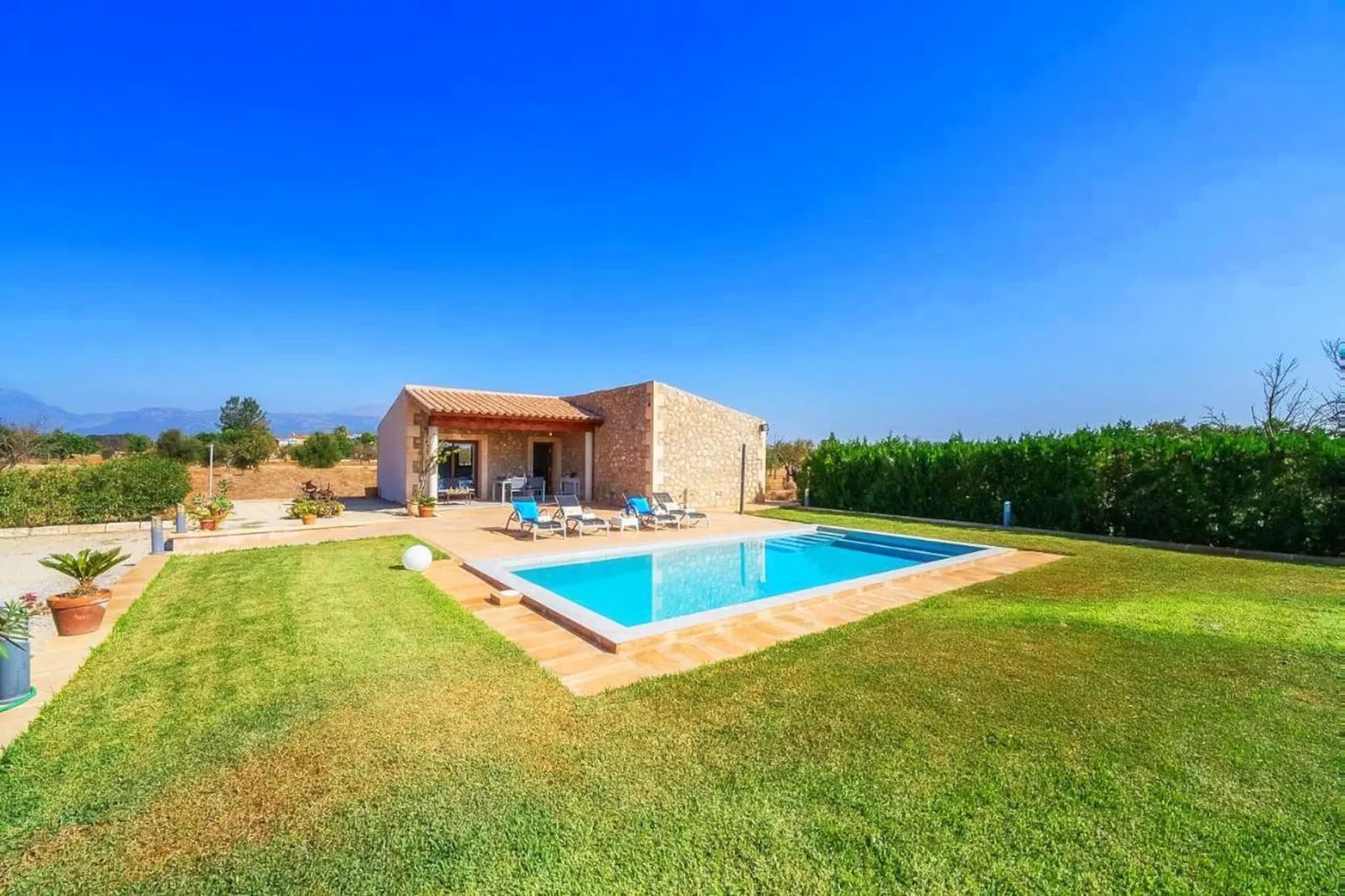 El Rafal de Son Albe-Buitenkant zomer