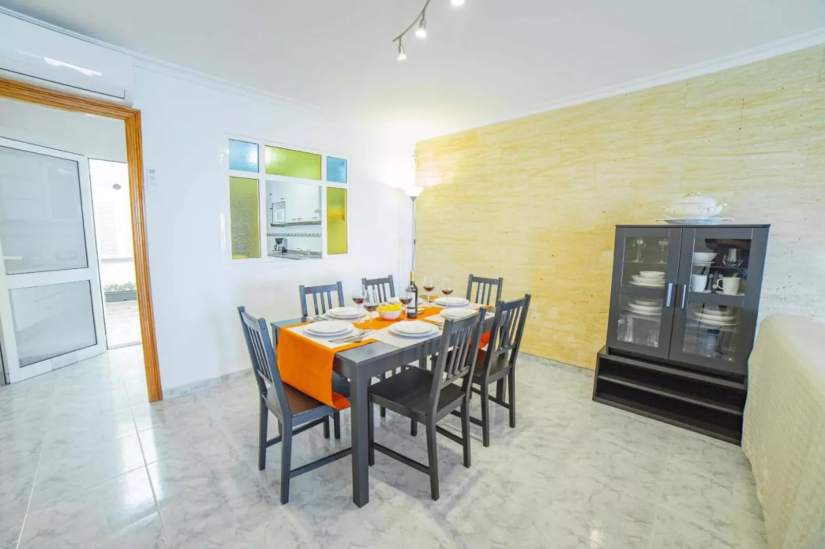 Coastal House Sa F46-Eetkamer