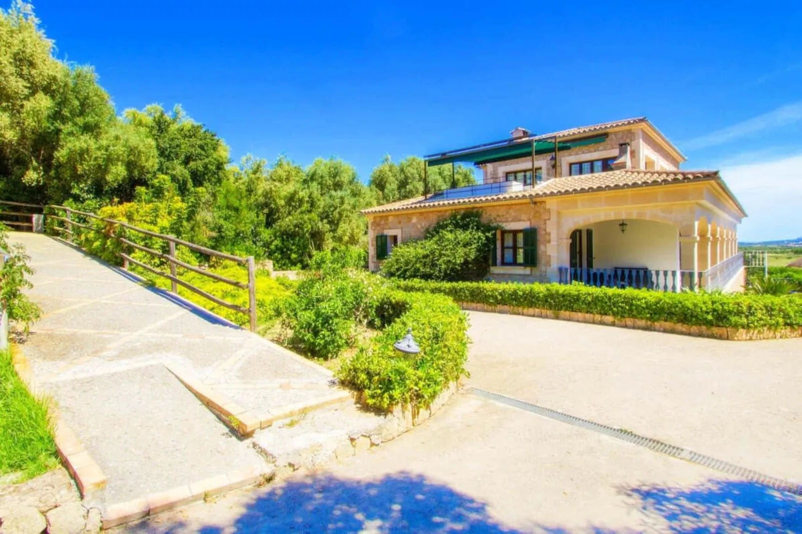 Villa Sa Pleta in Pe-Buitenkant zomer