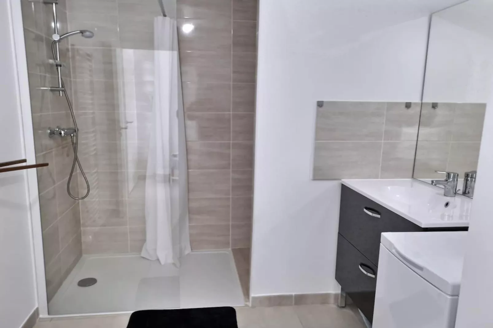 LOU 197 BRISTIEL-Badkamer