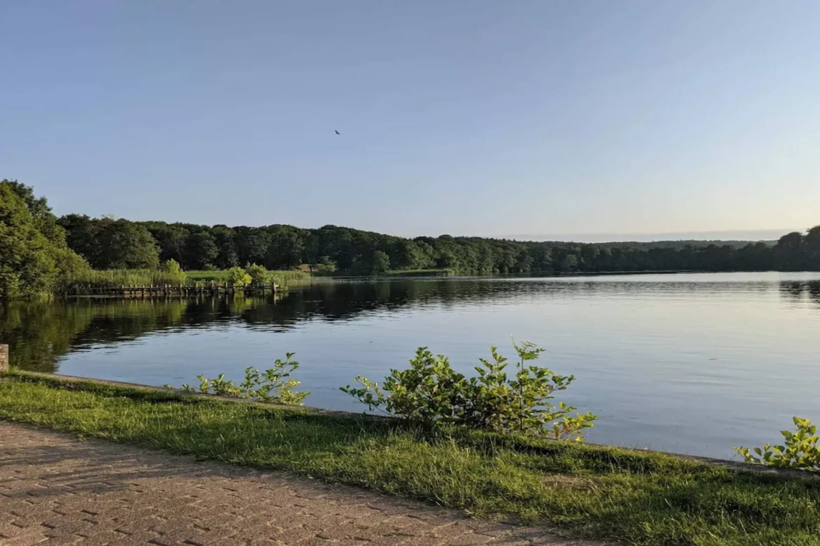 Rustige oevertoevlucht in Ry-By Traum-Waterzicht