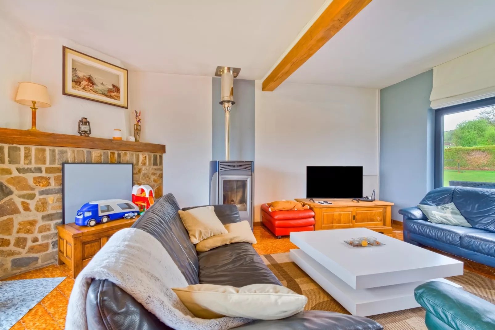 Très belle habitation à Lierneux pour 8 adultes-Woonkamer