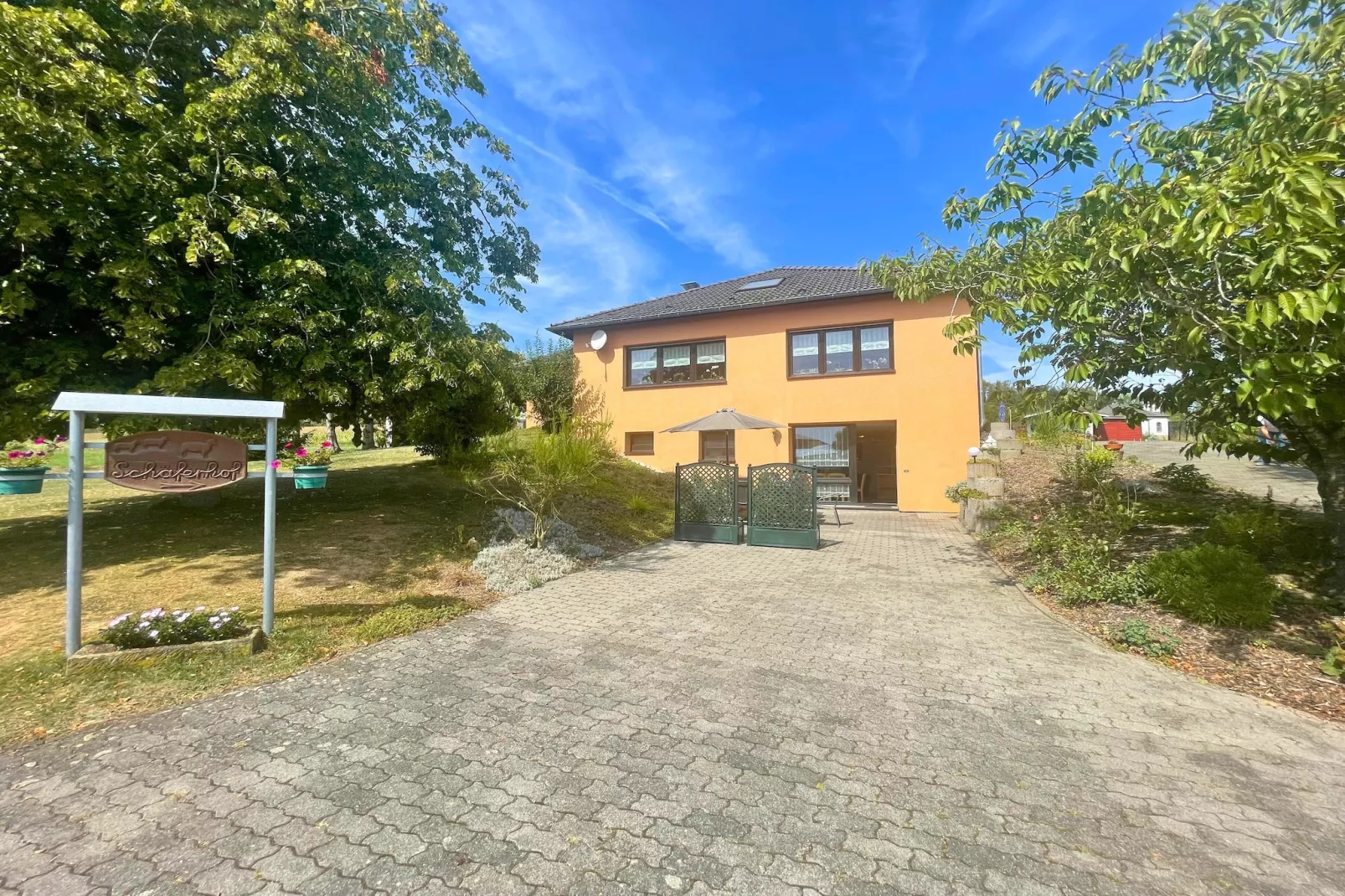 Am Schäferhof-Buitenkant zomer