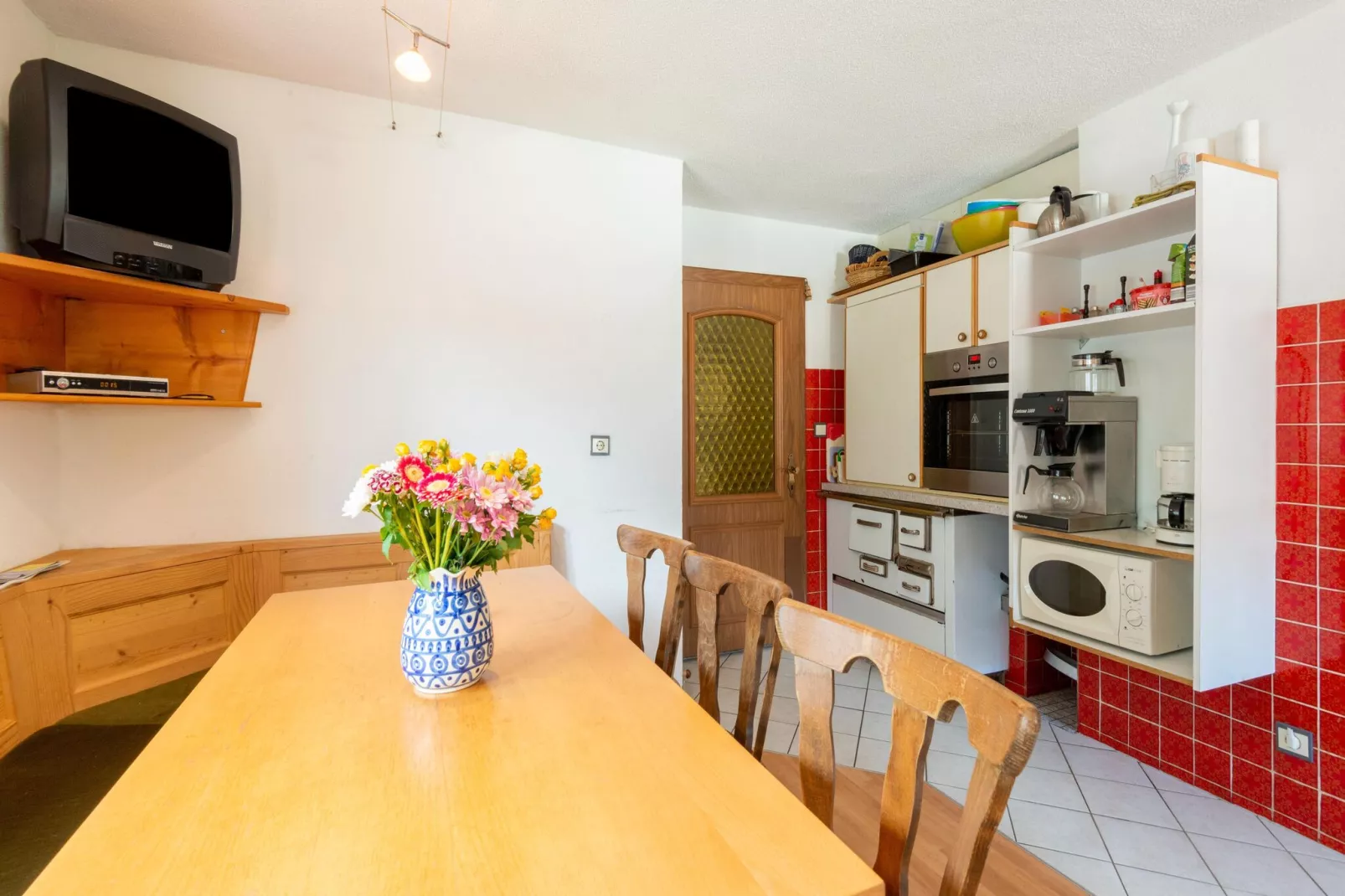 Haus Lukan Groß-Woonkamer