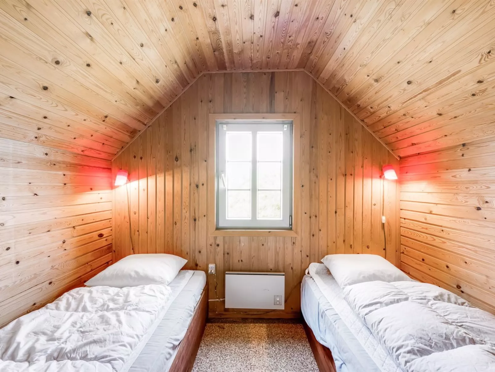 "Dina" - 200m to the fjord-Binnen