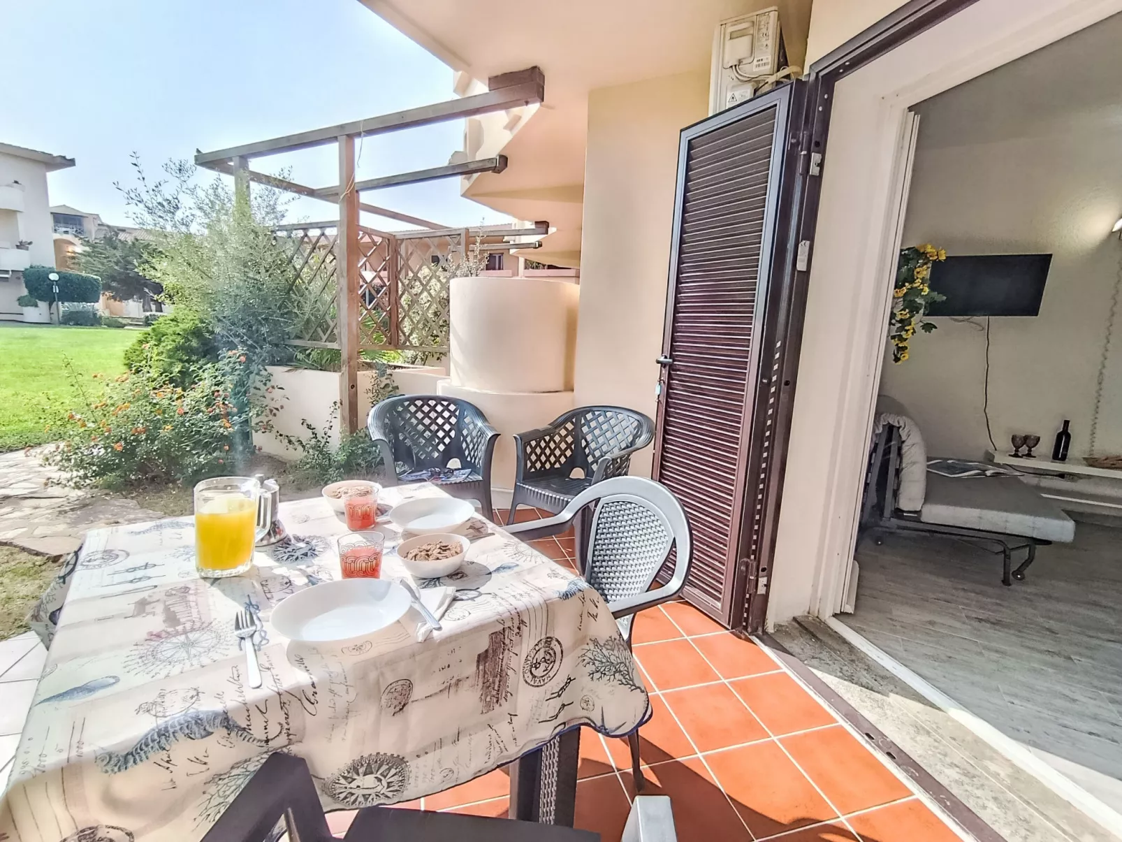 Iris 7, Terza Spiaggia-Binnen