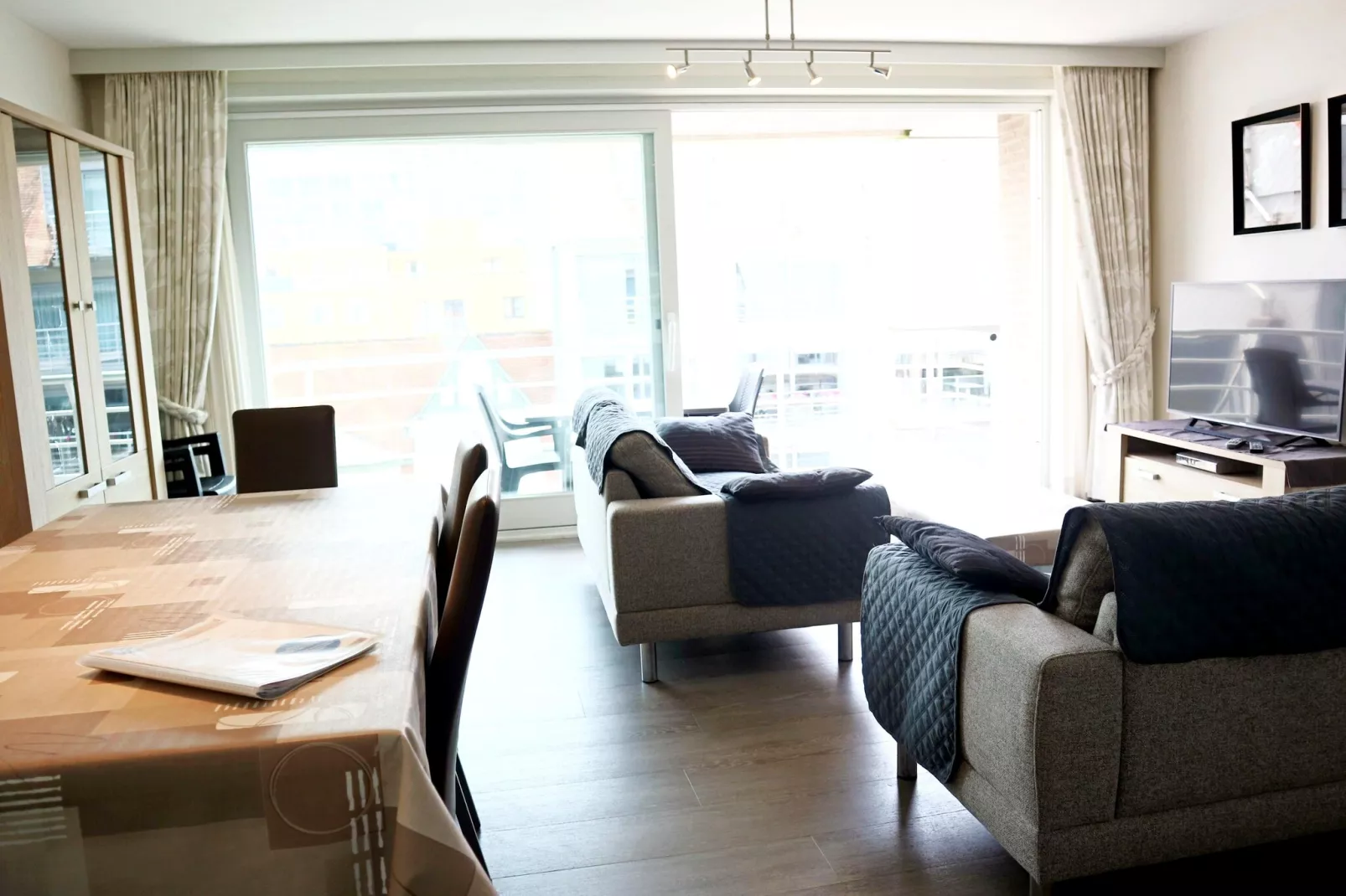 MISTRAL 0401-Woonkamer