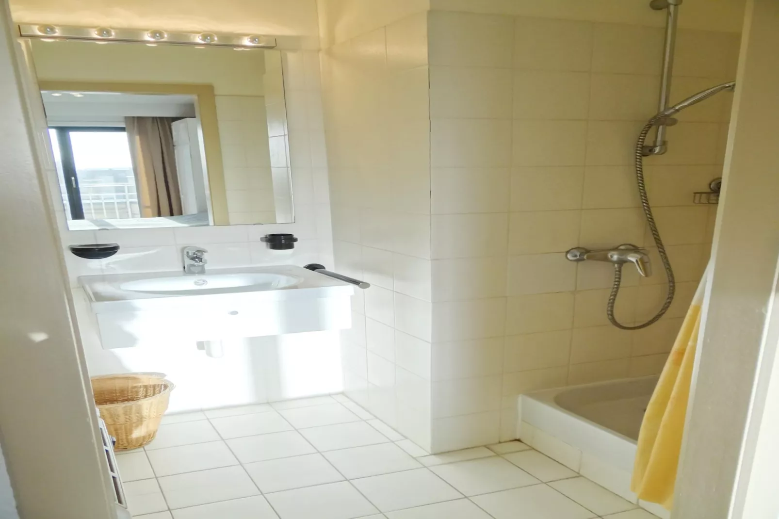 VIERBOETE-Badkamer