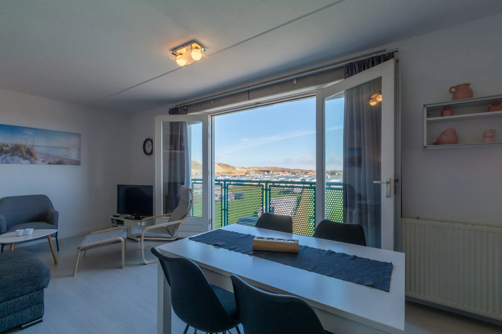 Strandslag 195-Eetkamer