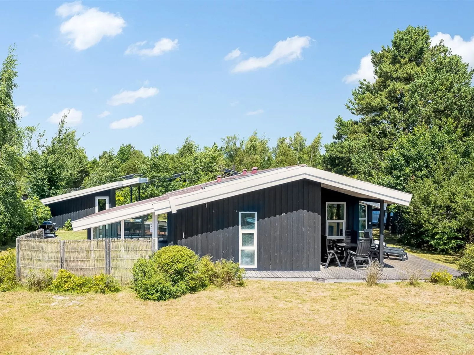 "Estella" - 900m from the sea-Buiten