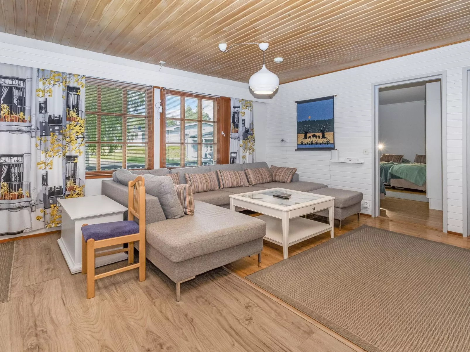 Saariseläntie 8 e 11-Binnen