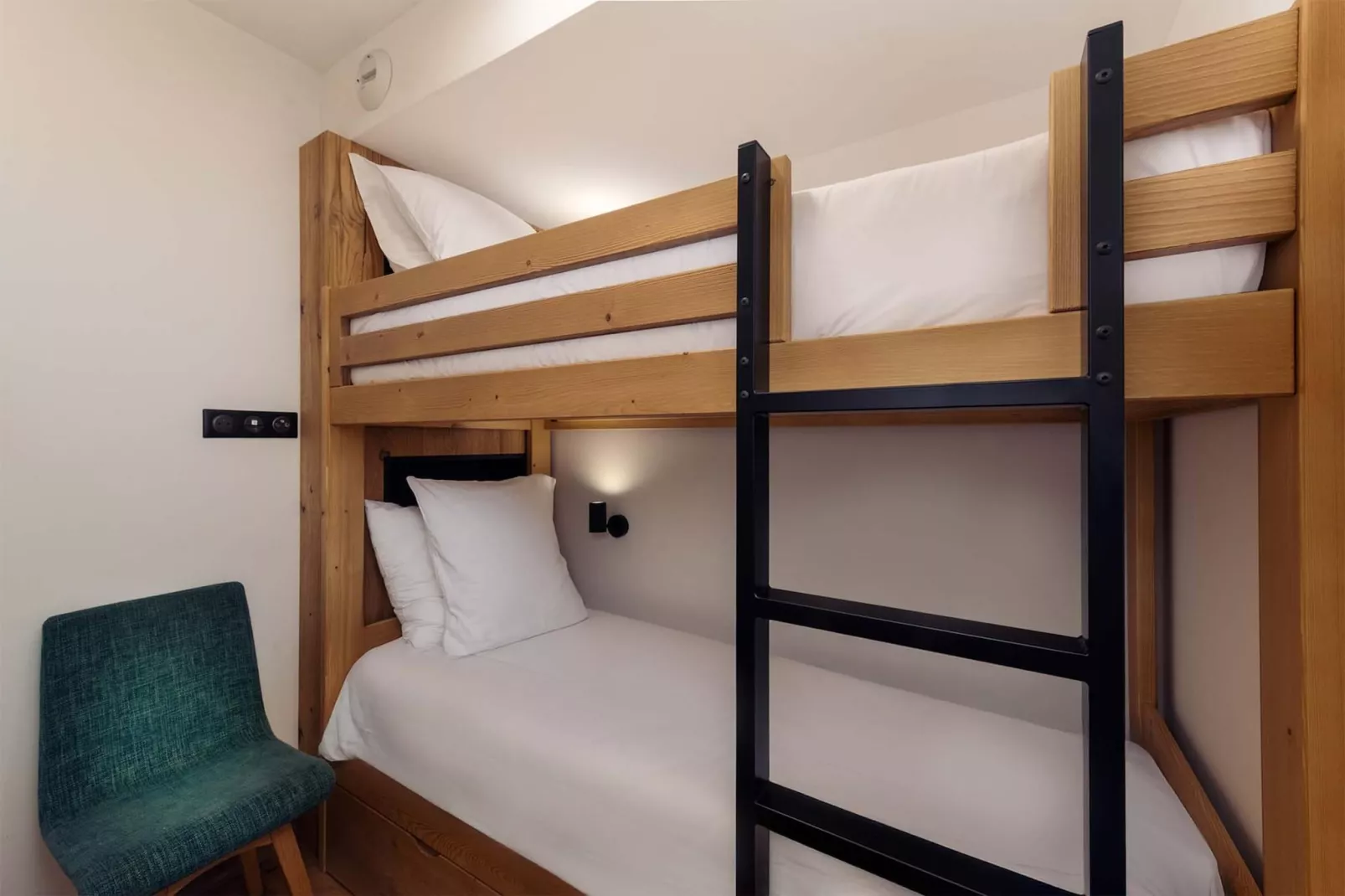 Apartment No 1 4-room duplex  2 cabins-Slaapkamer