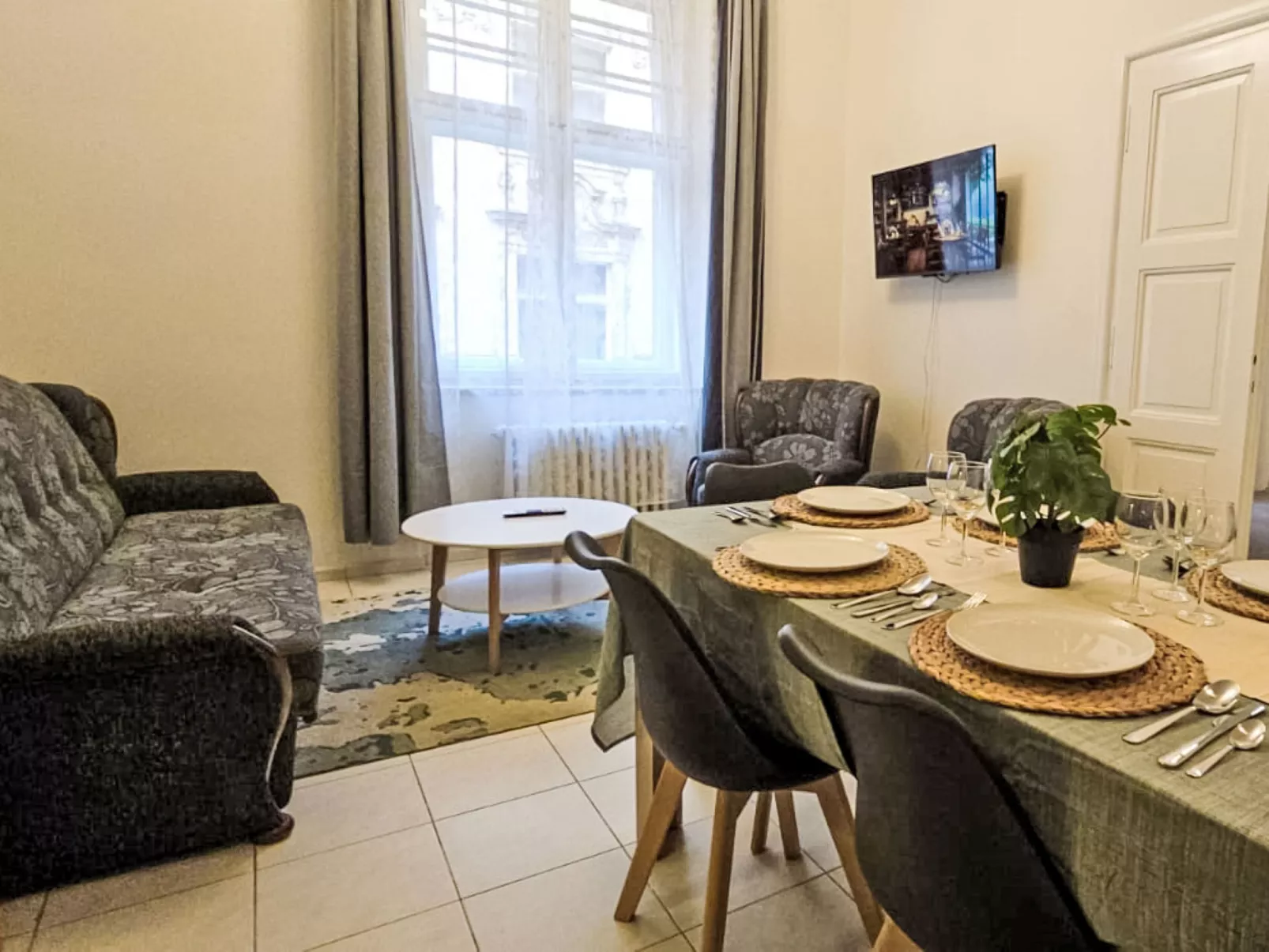 Old Town home-Binnen